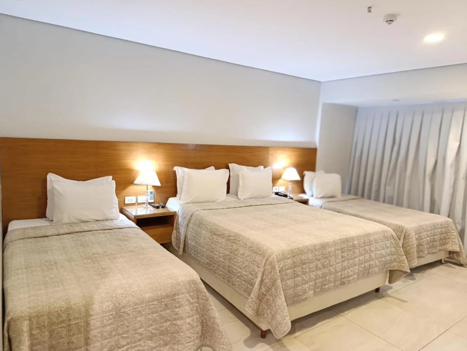 Bed in Hotel Le Pelican