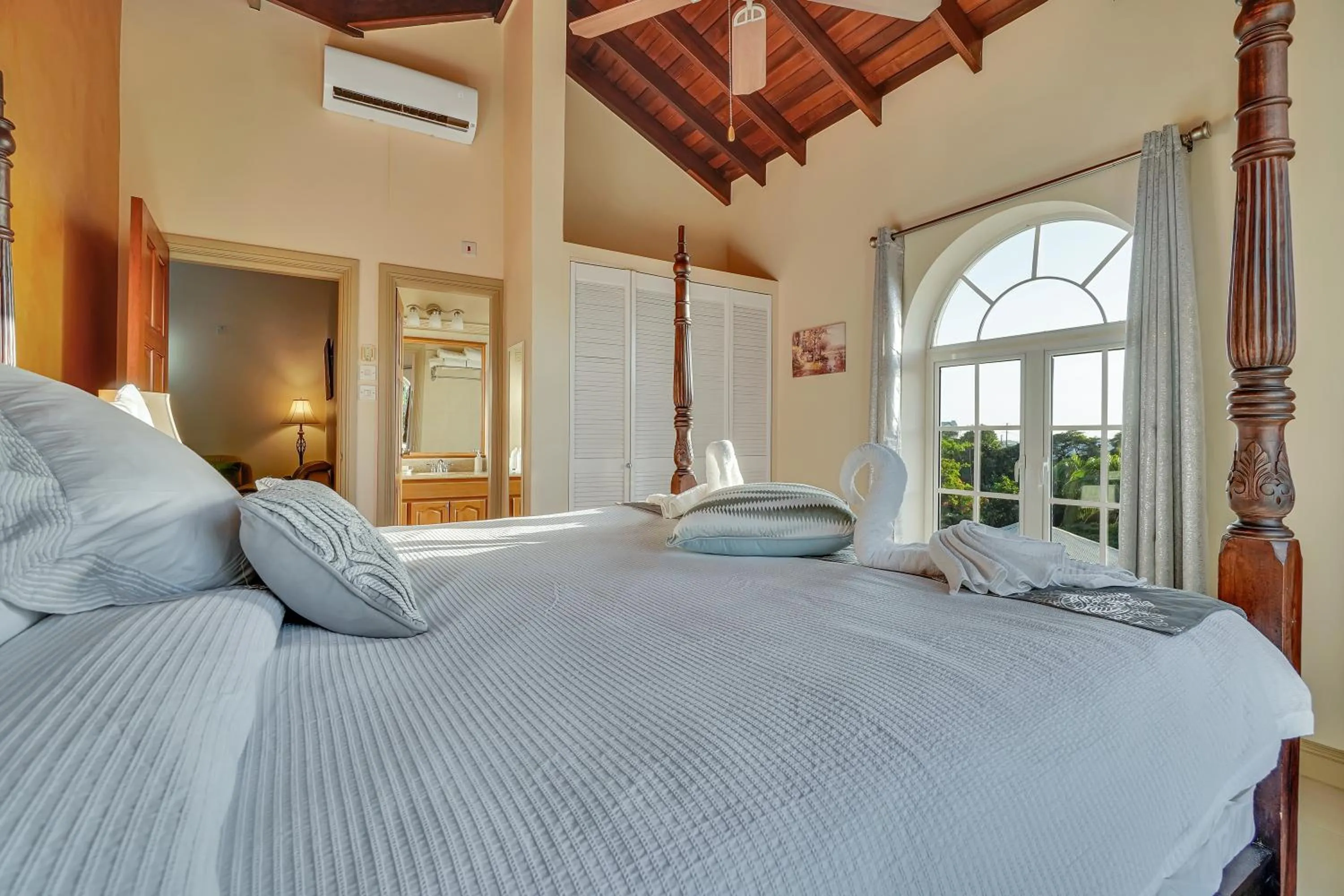 Bed in Mandela Court Suites Grenada