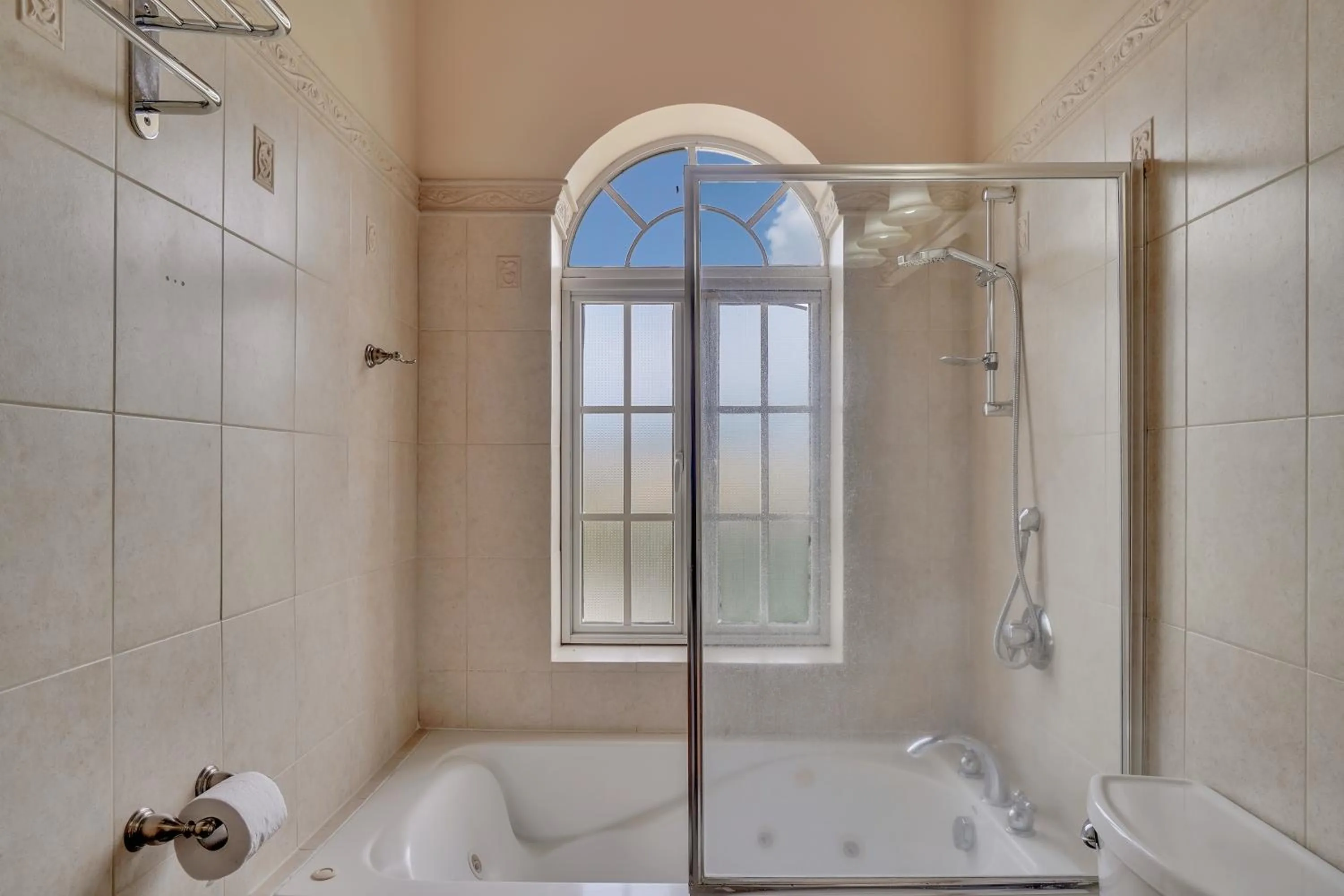 Shower in Mandela Court Suites Grenada