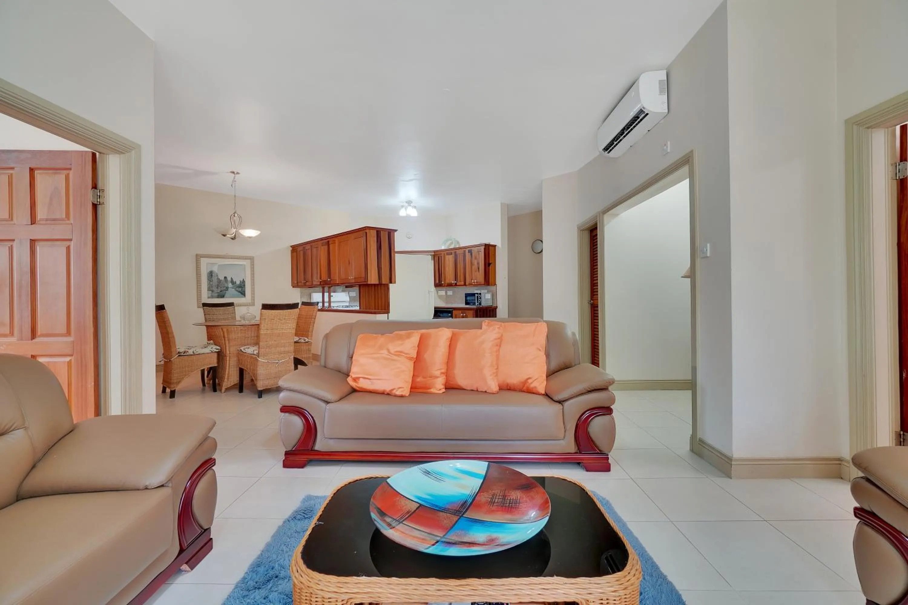 TV and multimedia in Mandela Court Suites Grenada