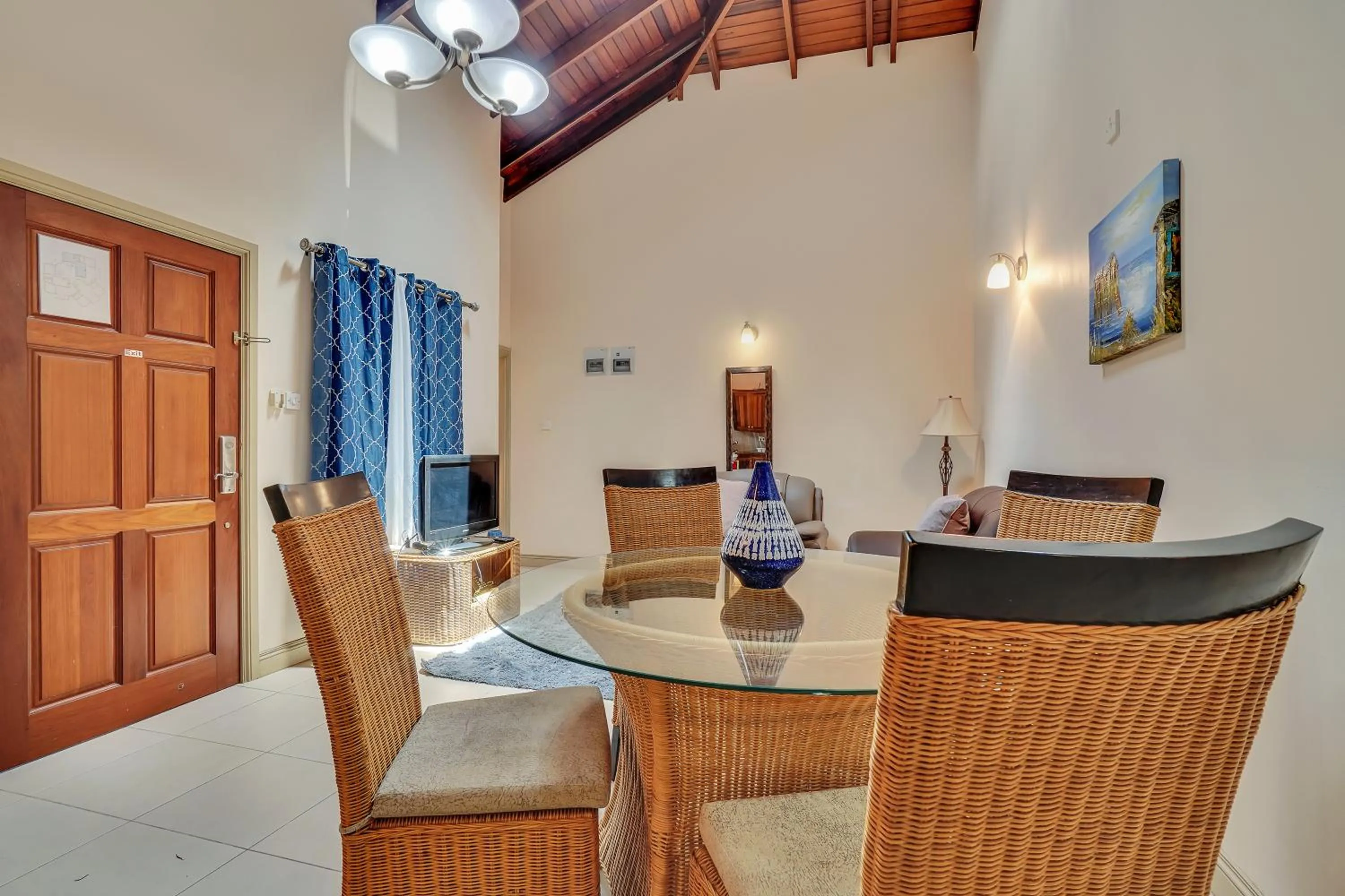 TV and multimedia in Mandela Court Suites Grenada