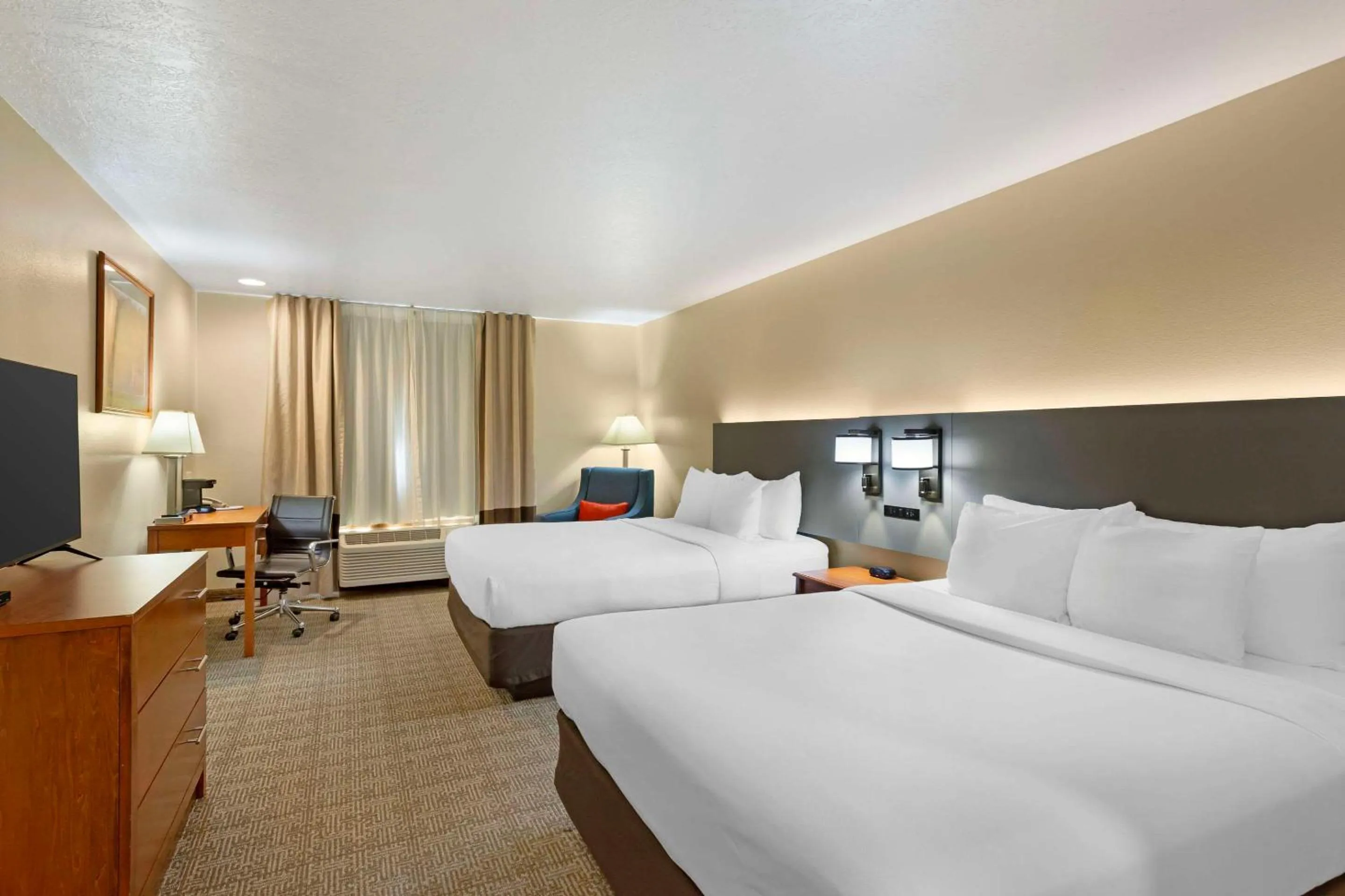 Bedroom, Bed in Comfort Inn Richfield I-70