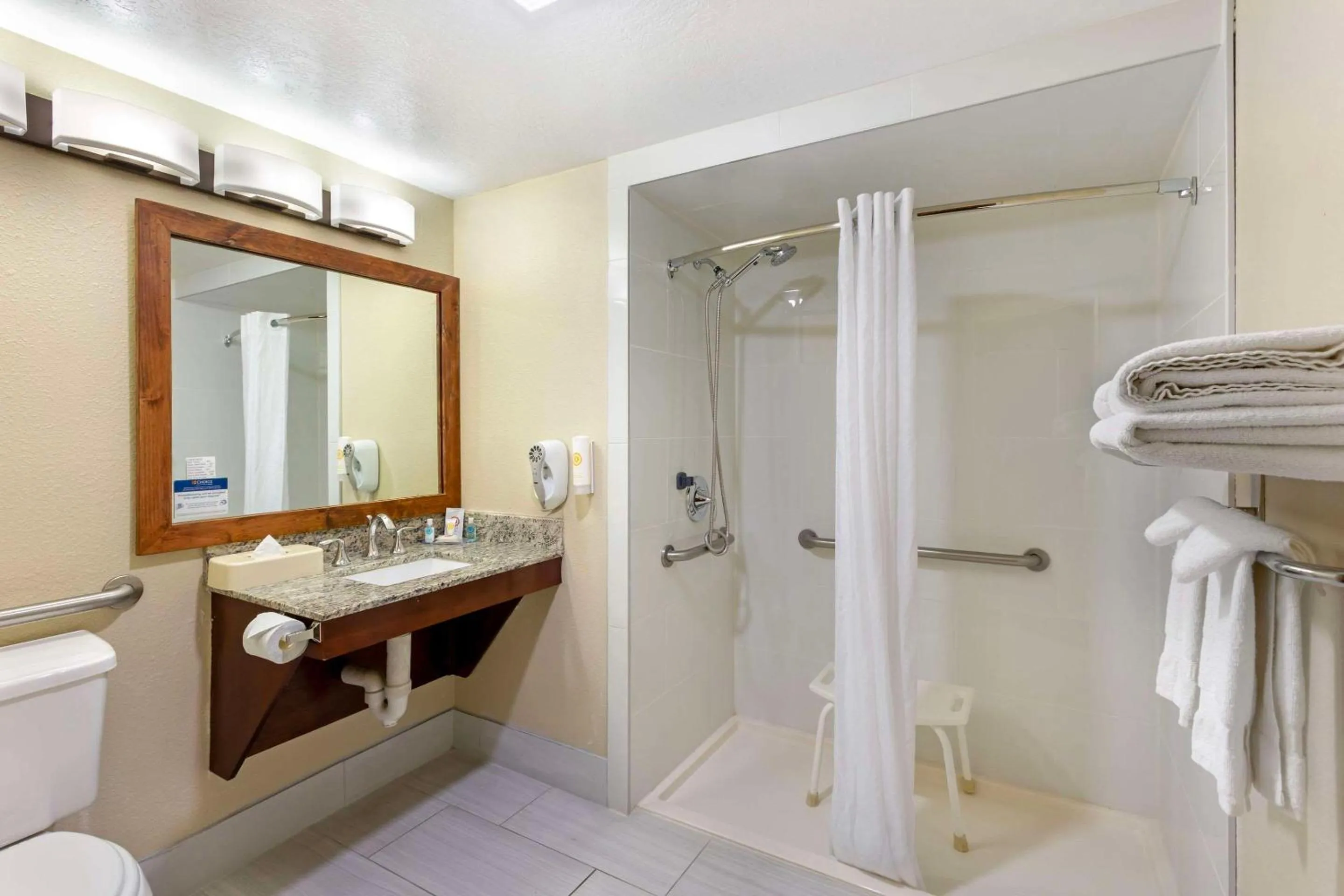 Bedroom in Comfort Inn Richfield I-70