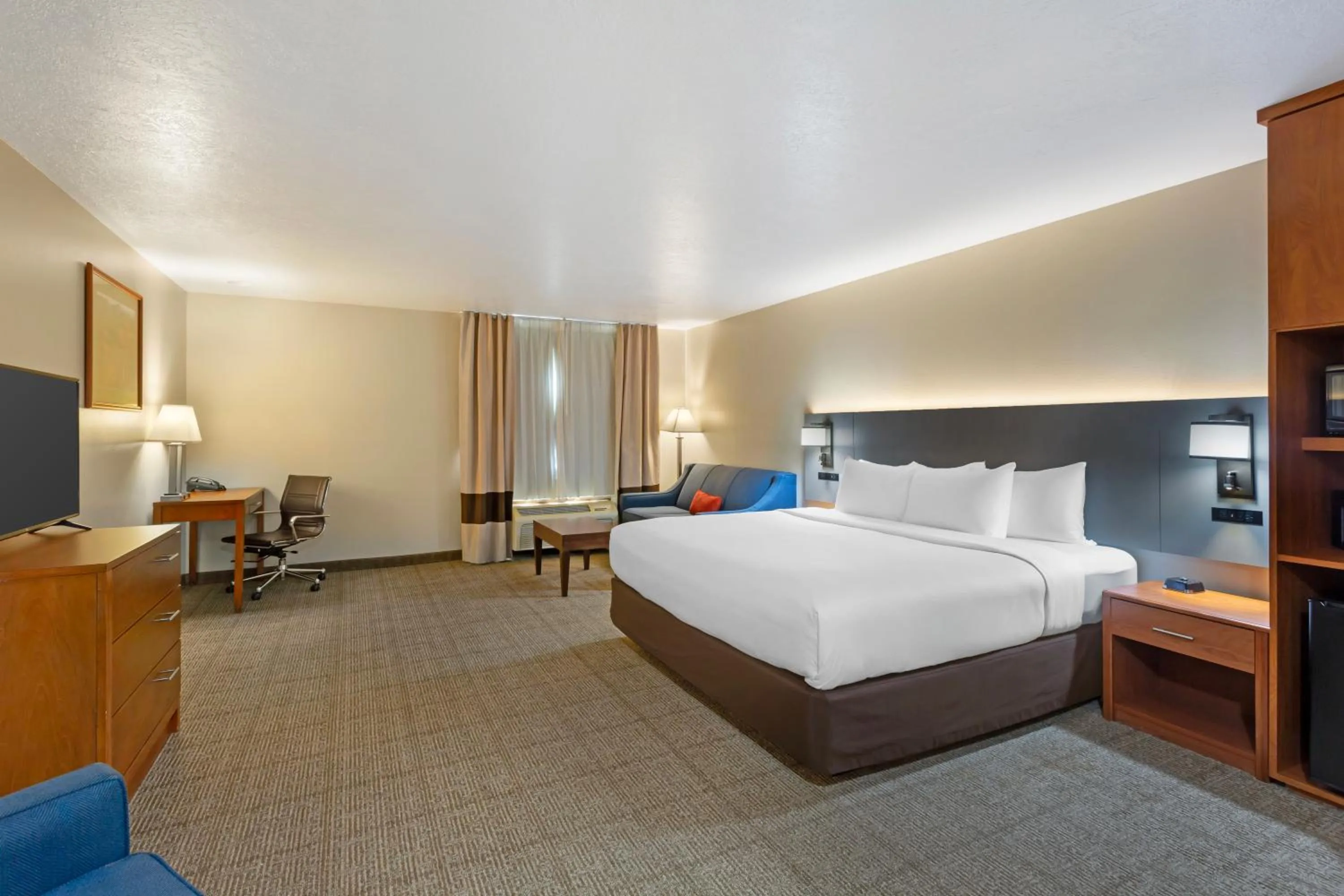 Bed in Comfort Inn Richfield I-70