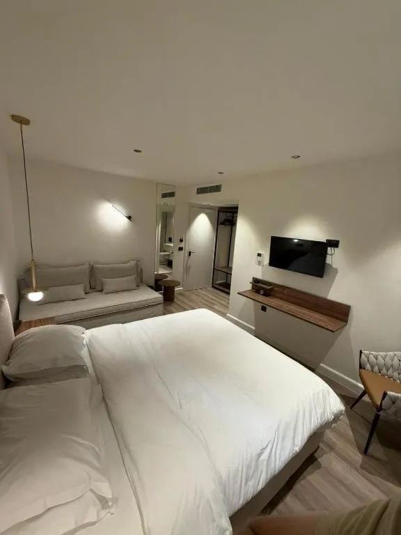 TV and multimedia, Bed in Aeolis Hotel