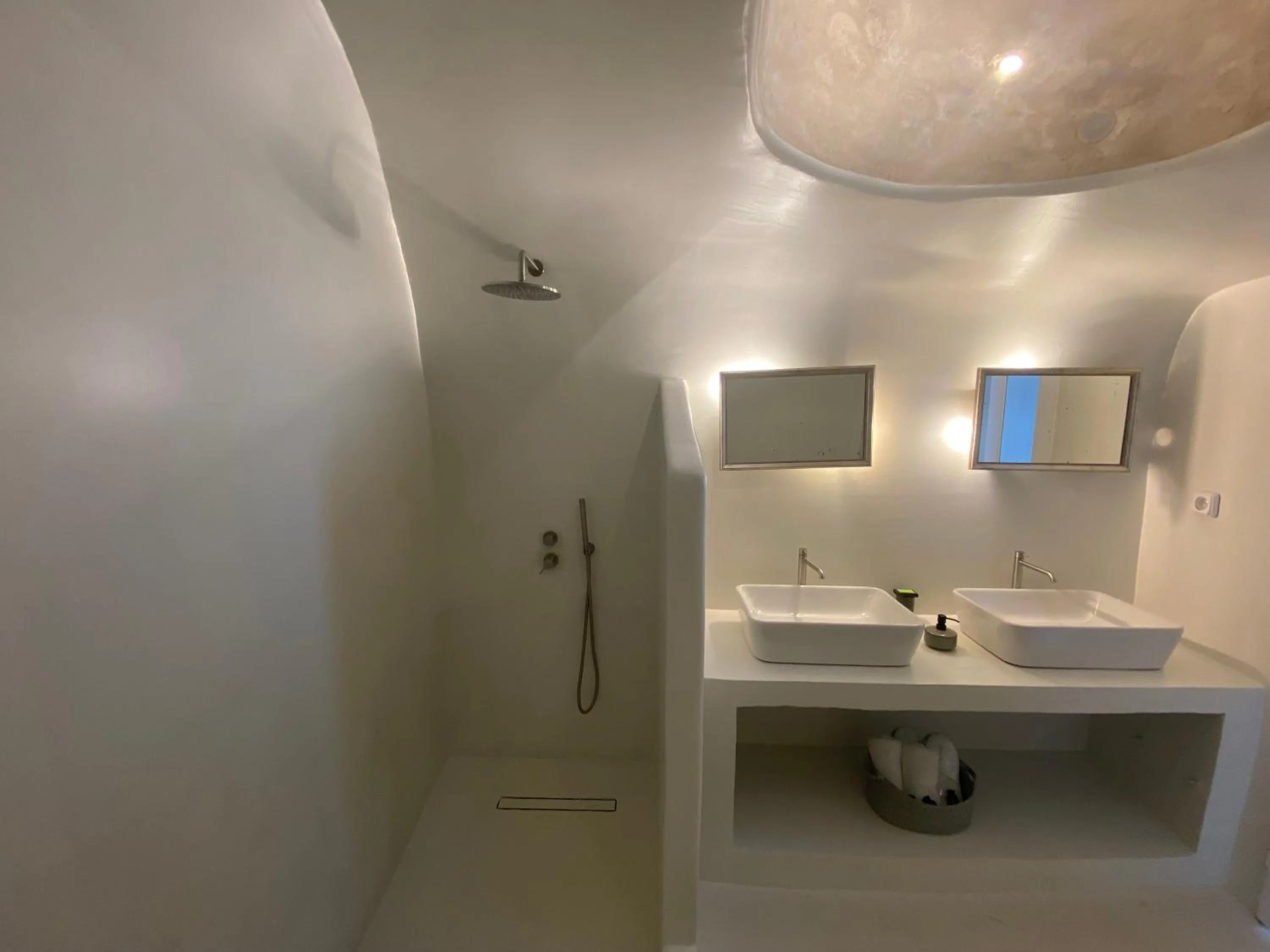 Bathroom in Remezzo Villas
