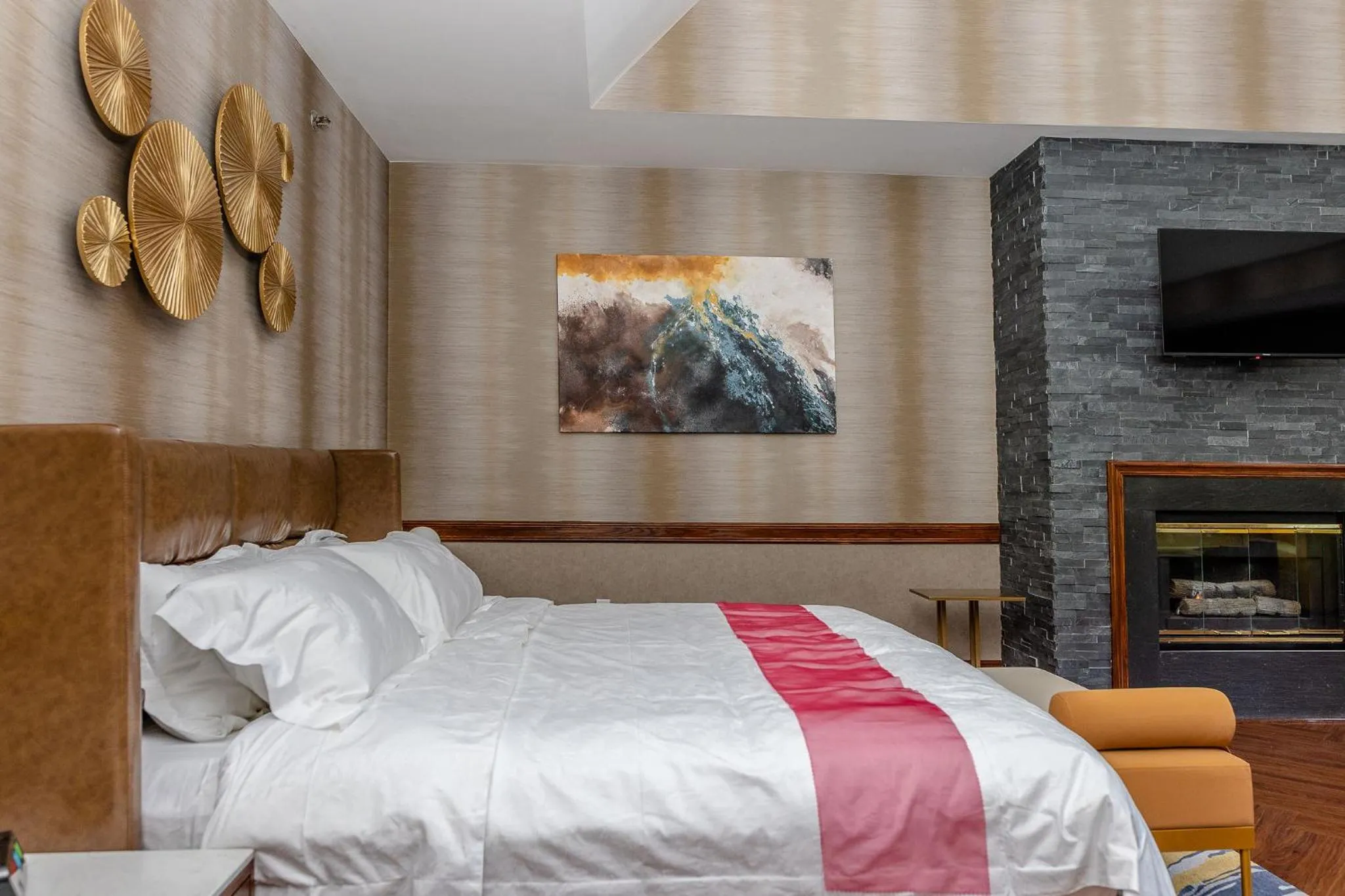 Bedroom, Bed in Chateau Merrimack Hotel & Spa