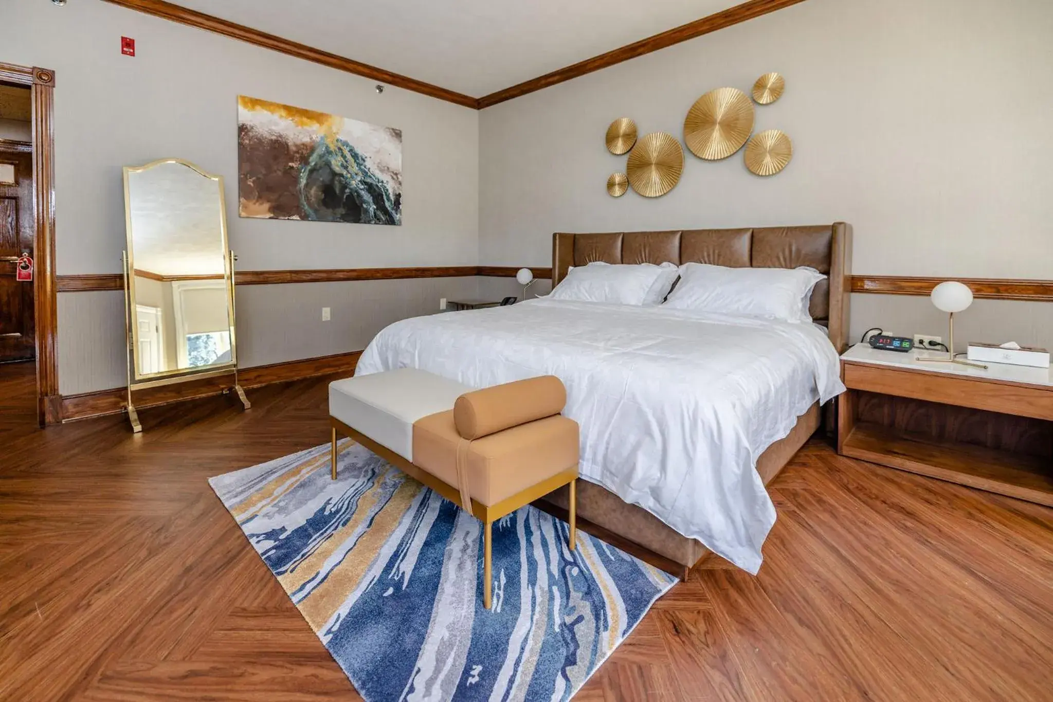 King Room with Spa Bath in Chateau Merrimack Hotel & Spa King Room with Spa Bath in Chateau Merrimack Hotel & Spa