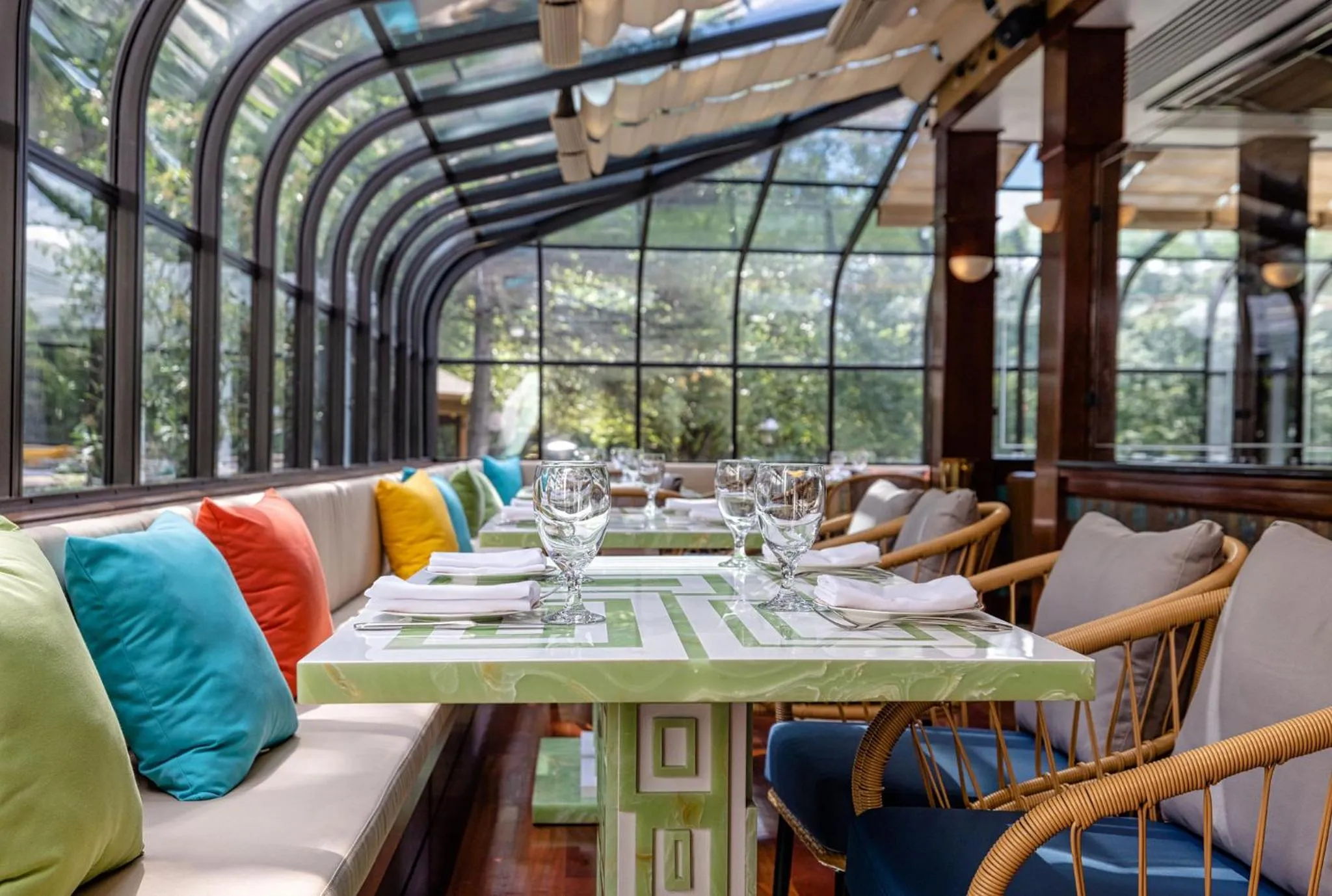 Restaurant/places to eat in Chateau Merrimack Hotel & Spa