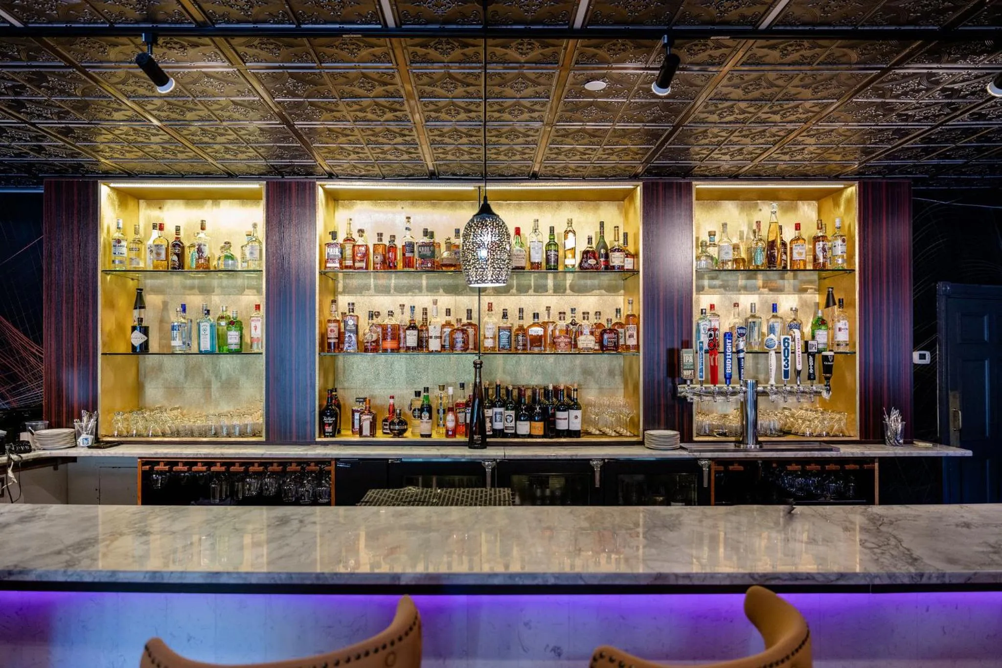 Restaurant/places to eat in Chateau Merrimack Hotel & Spa