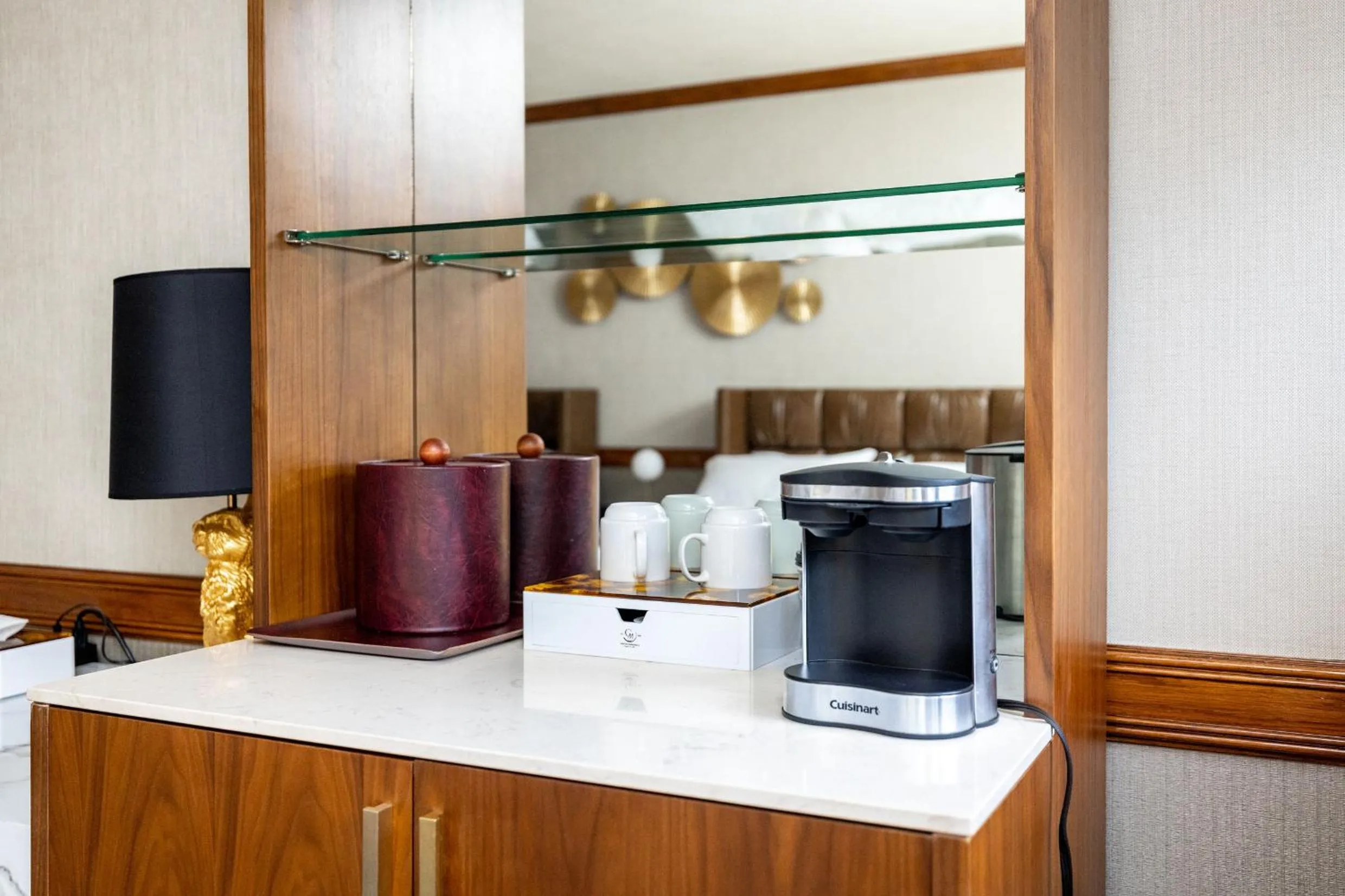 Coffee/tea facilities in Chateau Merrimack Hotel & Spa