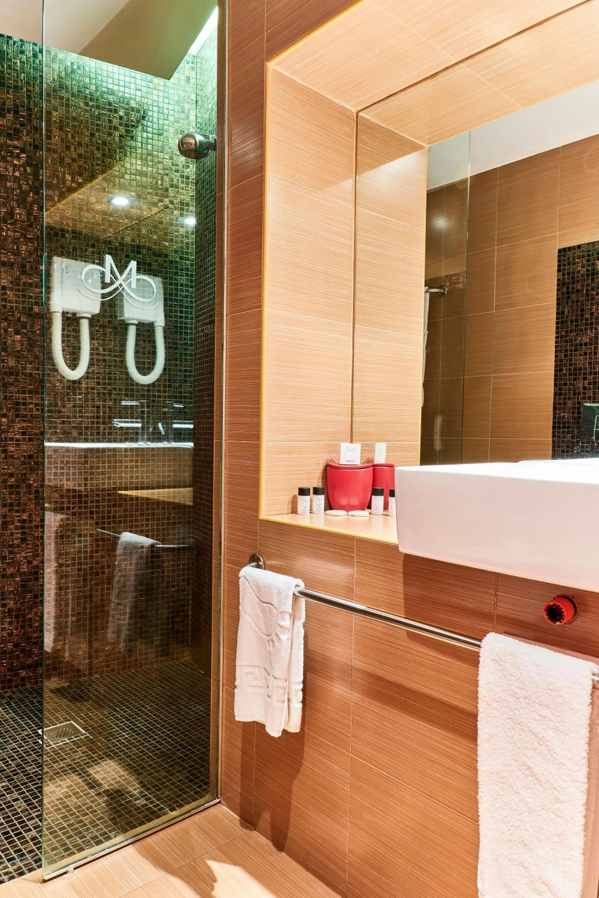 Bathroom in Monet Hotel