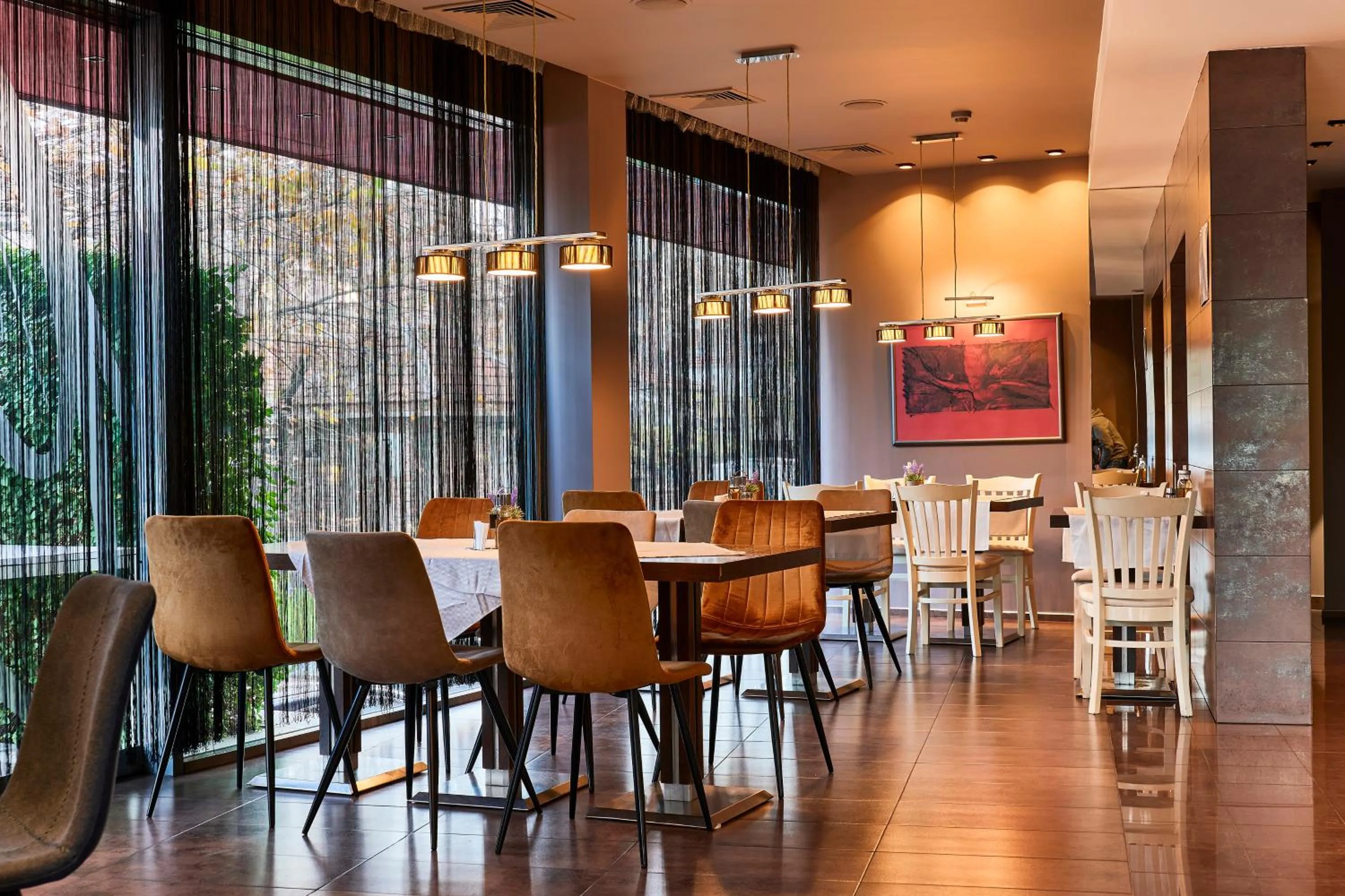 Restaurant/places to eat in Monet Hotel