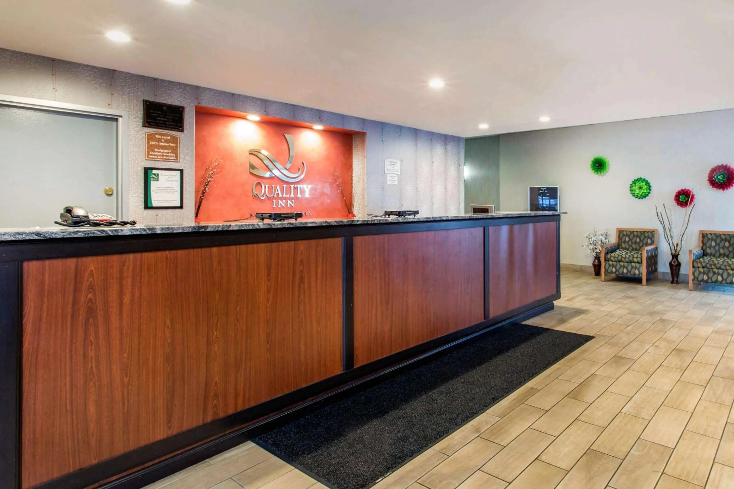 Lobby or reception in Quality Inn West Springfield