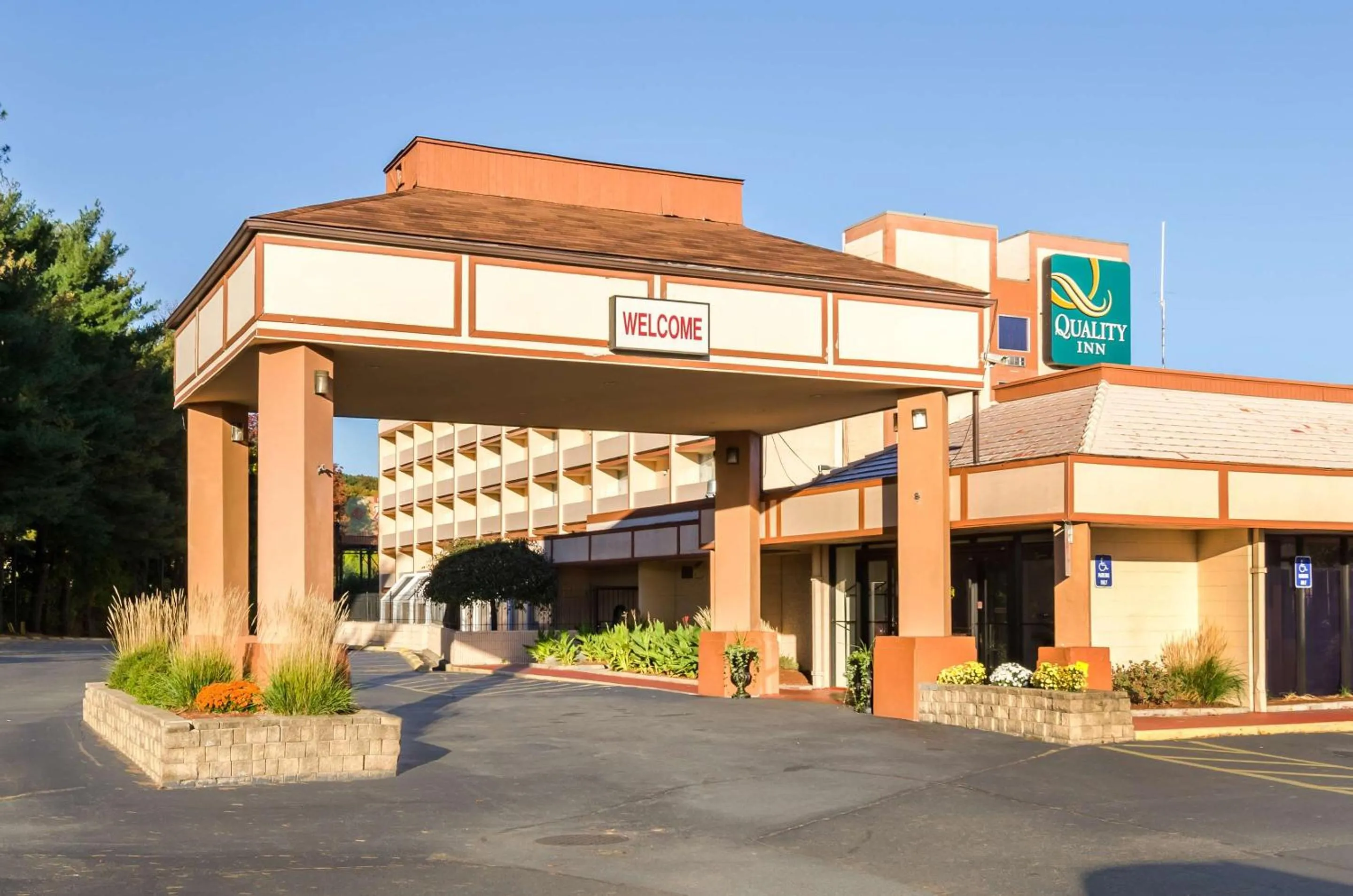 Property building in Quality Inn West Springfield