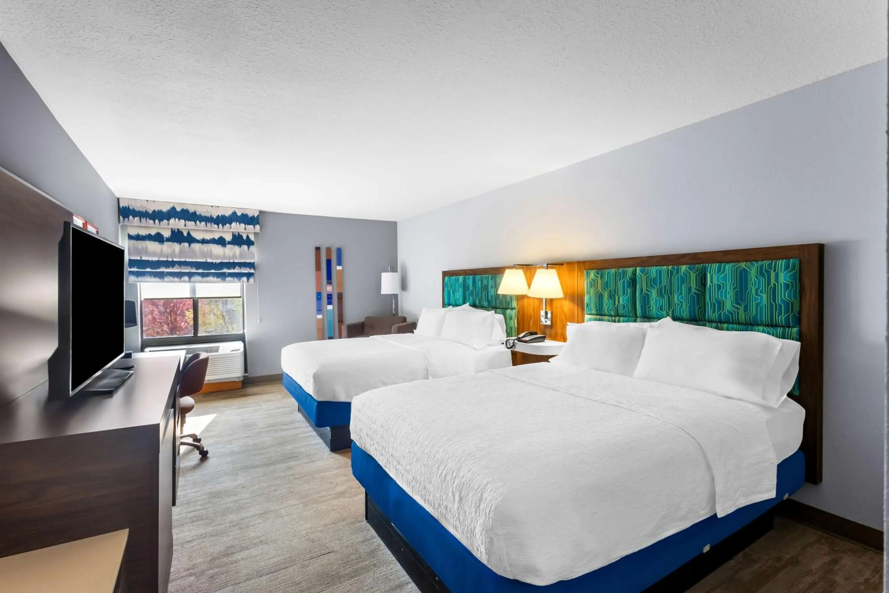 Bed in Hampton Inn Marion