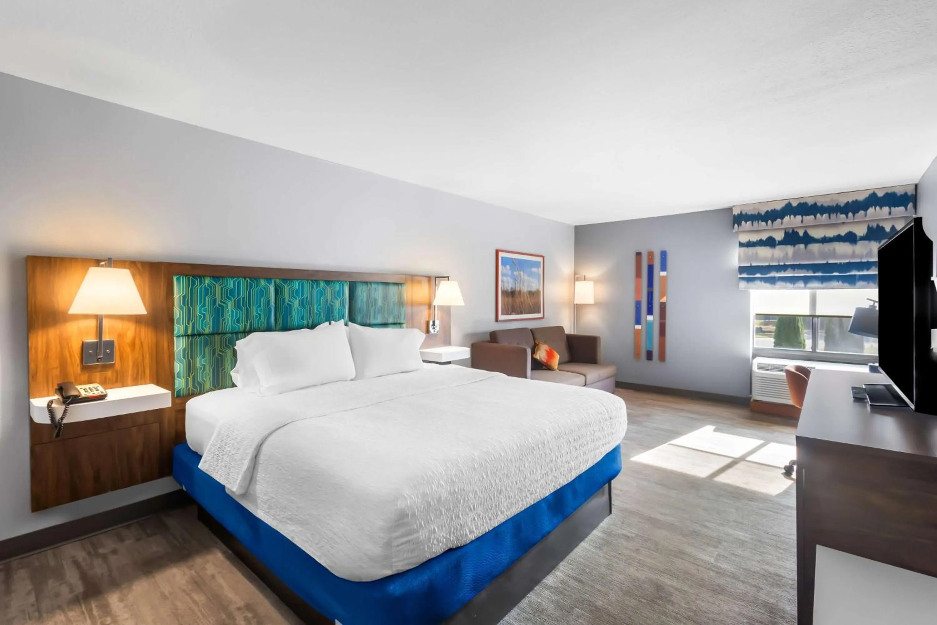 Bed in Hampton Inn Marion