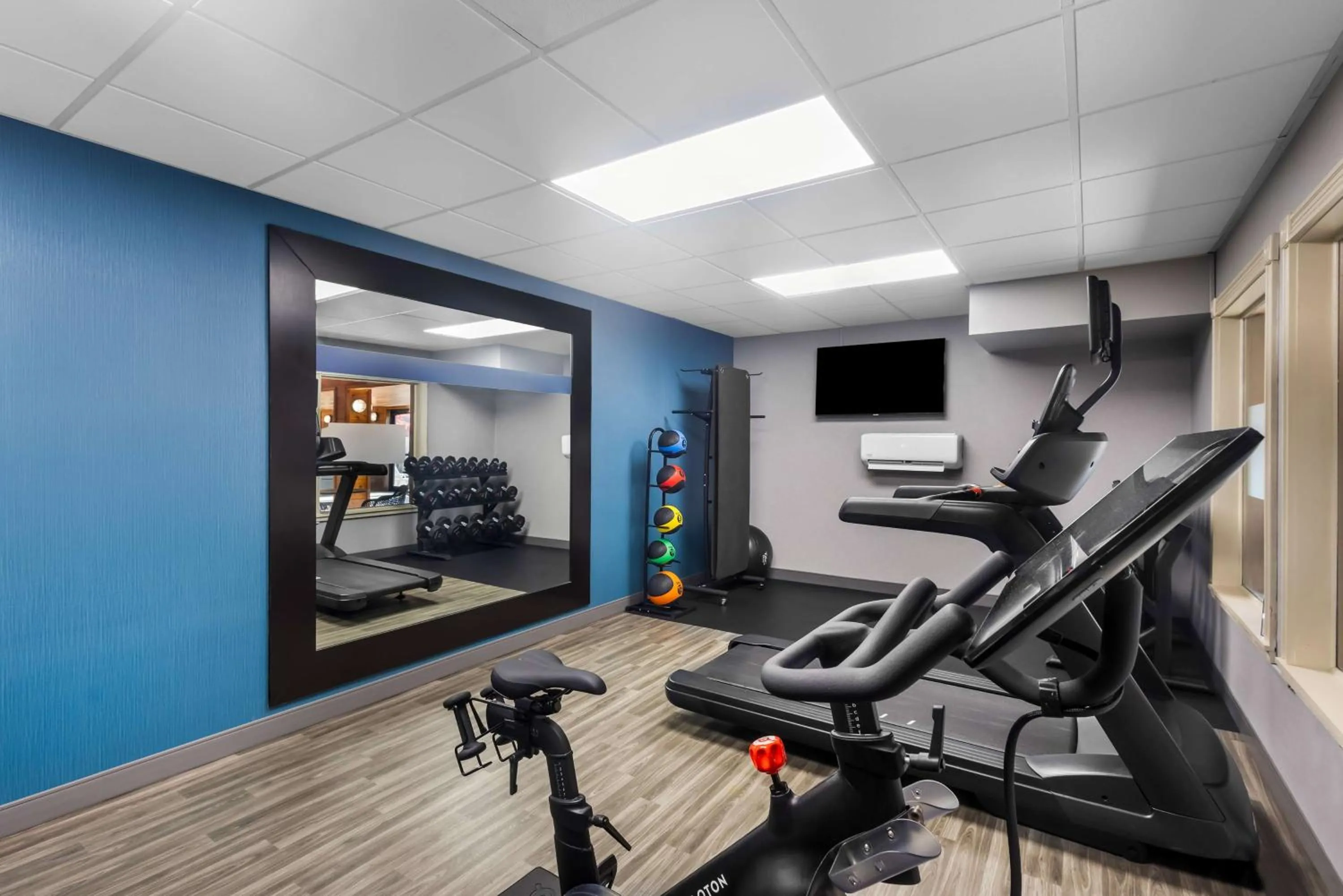 Fitness centre/facilities in Hampton Inn Marion