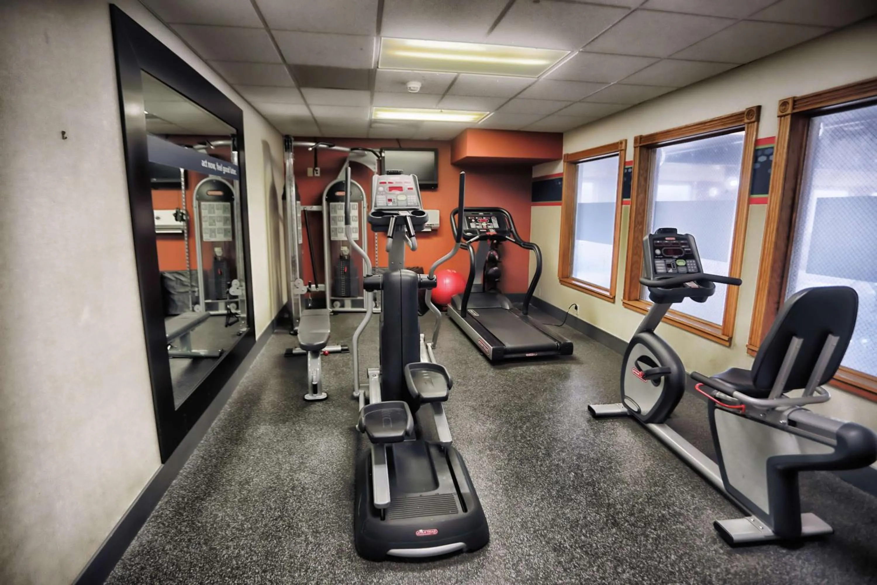 Fitness centre/facilities in Hampton Inn Marion