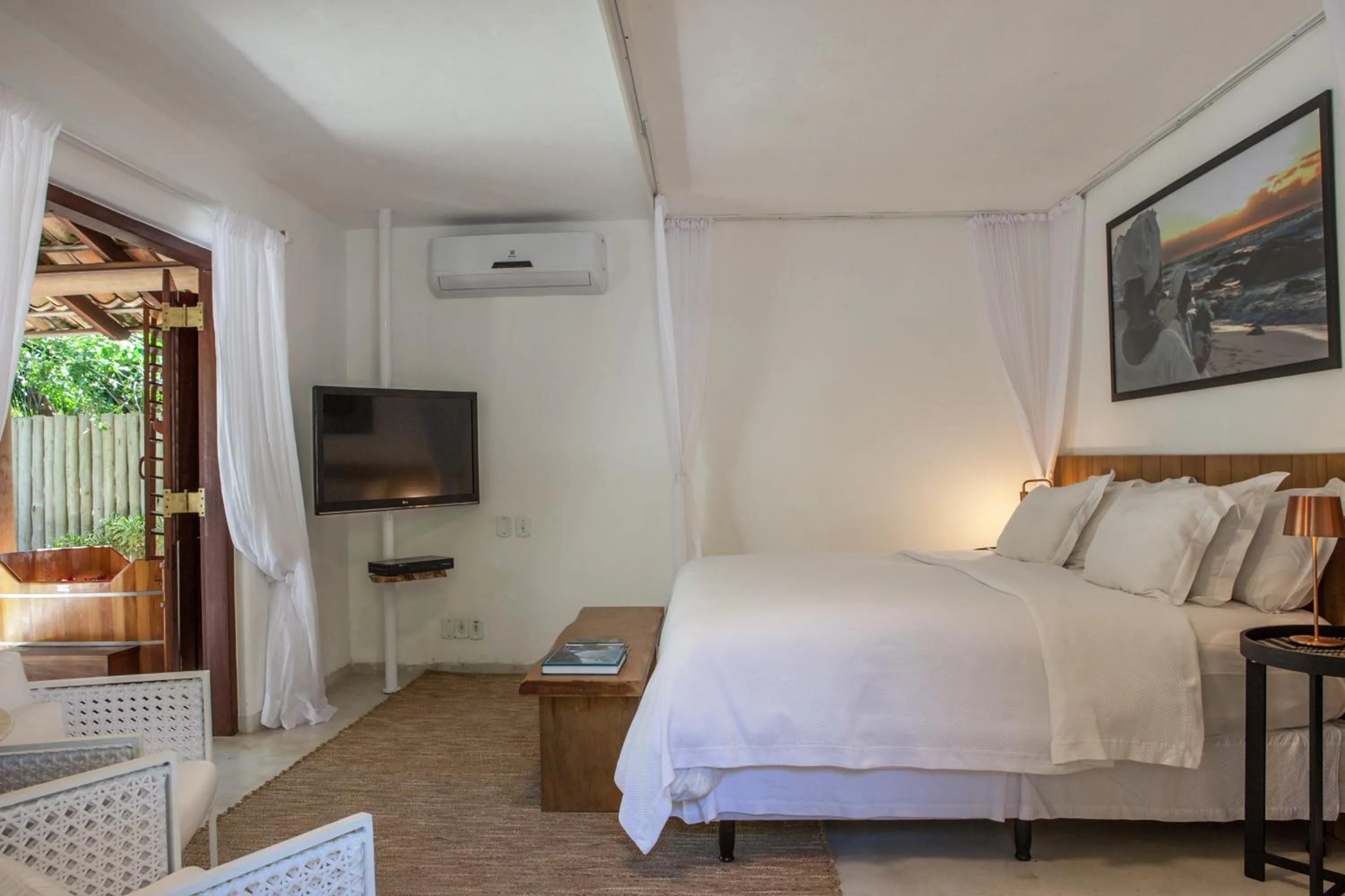 Patio, Bed in Pousada Estrela D' Água