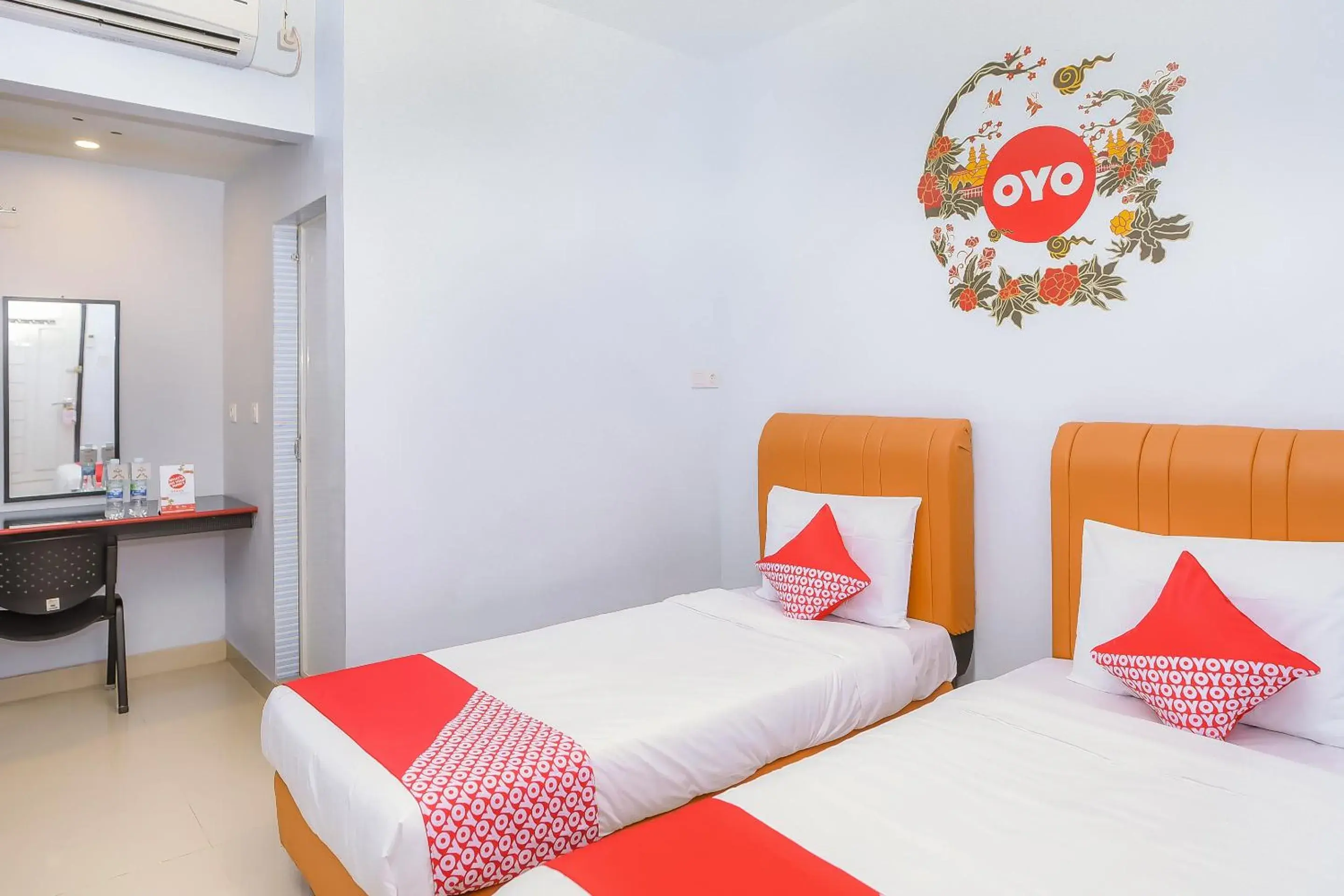 Standard Twin Room in SUPER OYO 632 Hotel Mulana Standard Twin Room in SUPER OYO 632 Hotel Mulana