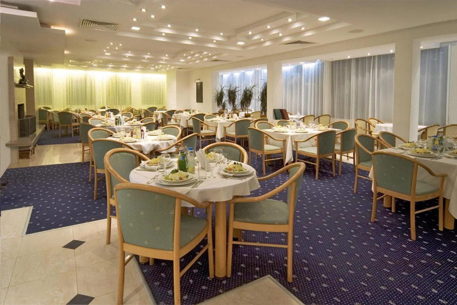 Restaurant/places to eat in Finlandia Hotel