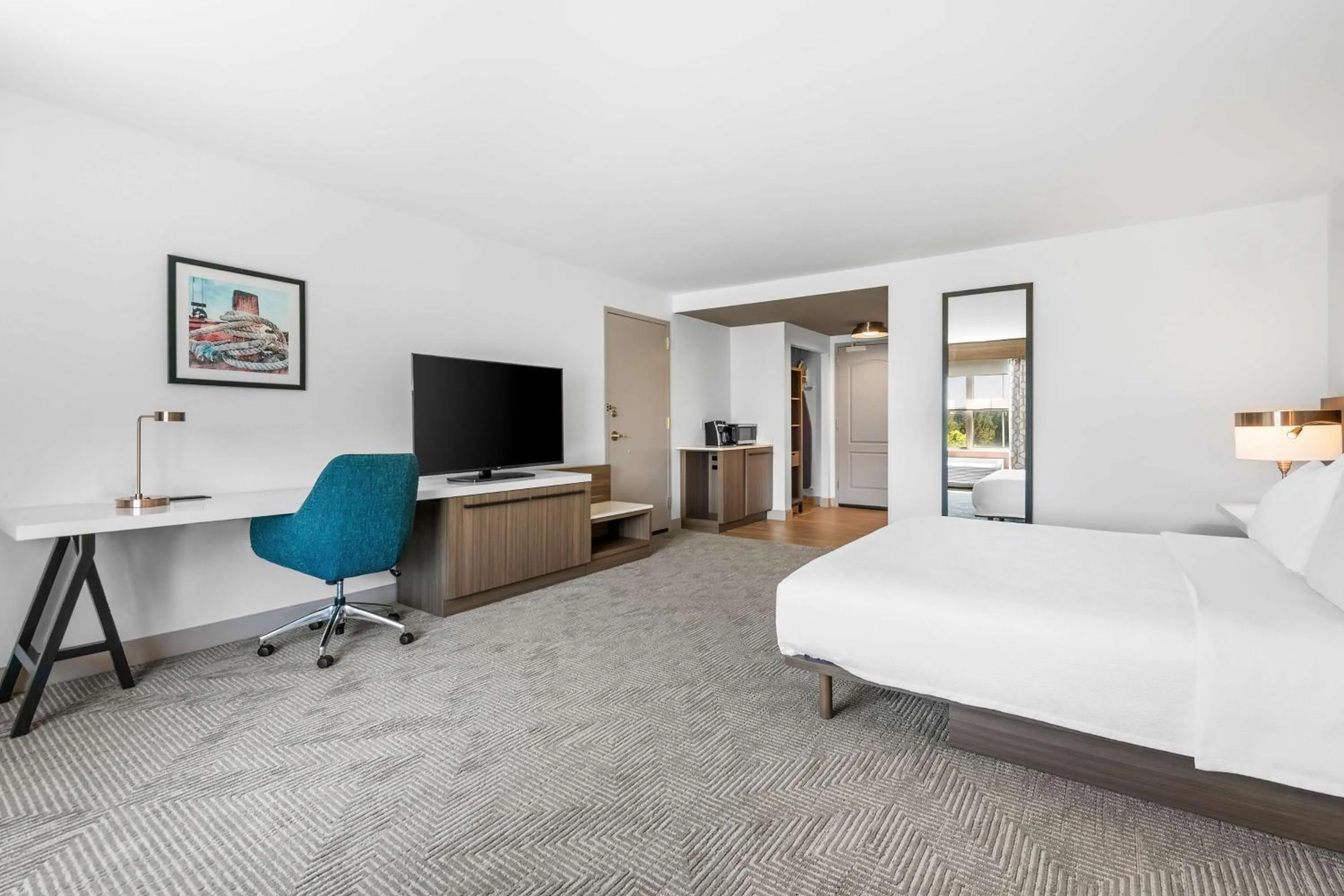 Bedroom, Bed in Hilton Garden Inn Suffolk Riverfront