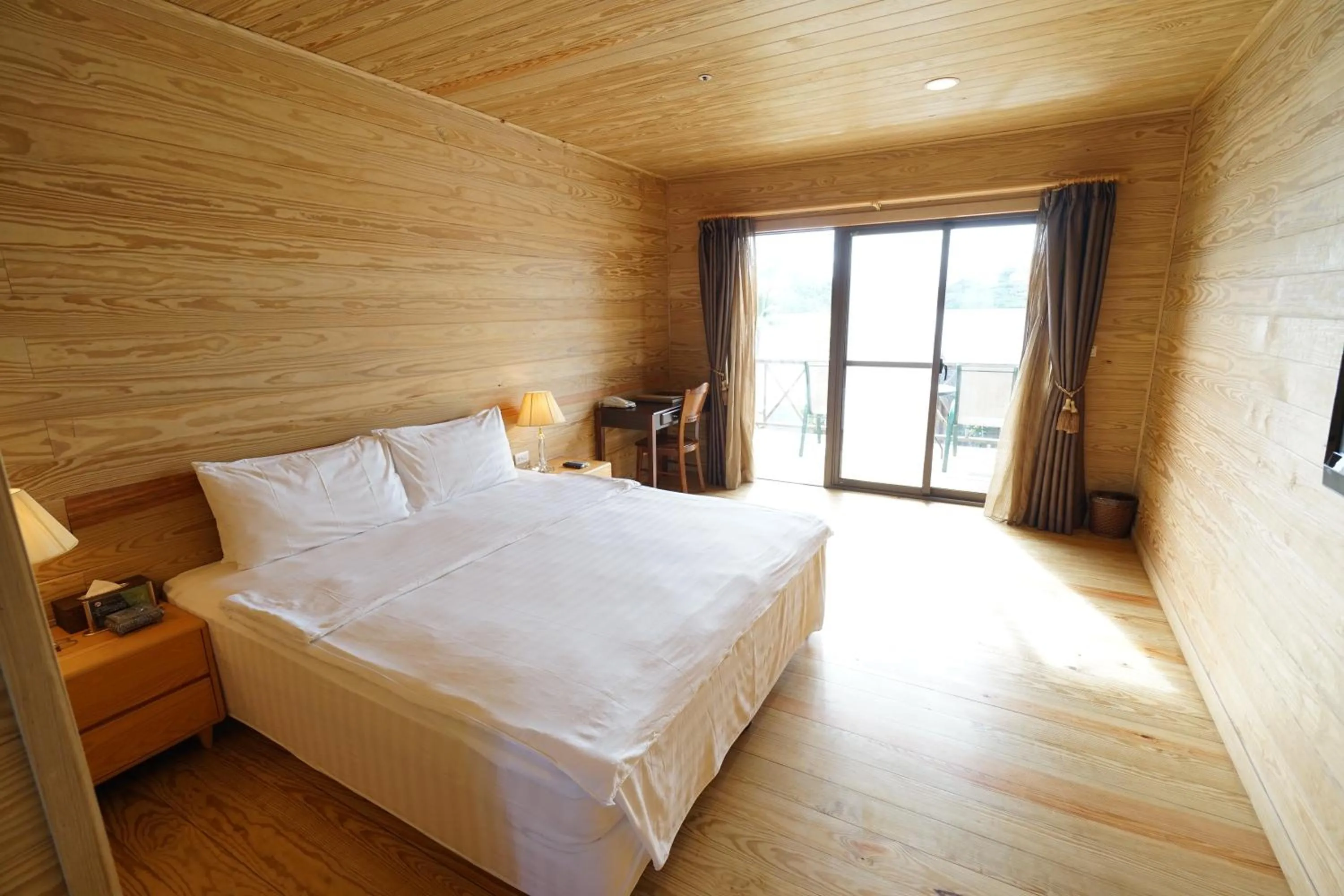 Photo of the whole room, Bed in Island Paradise Resort Club