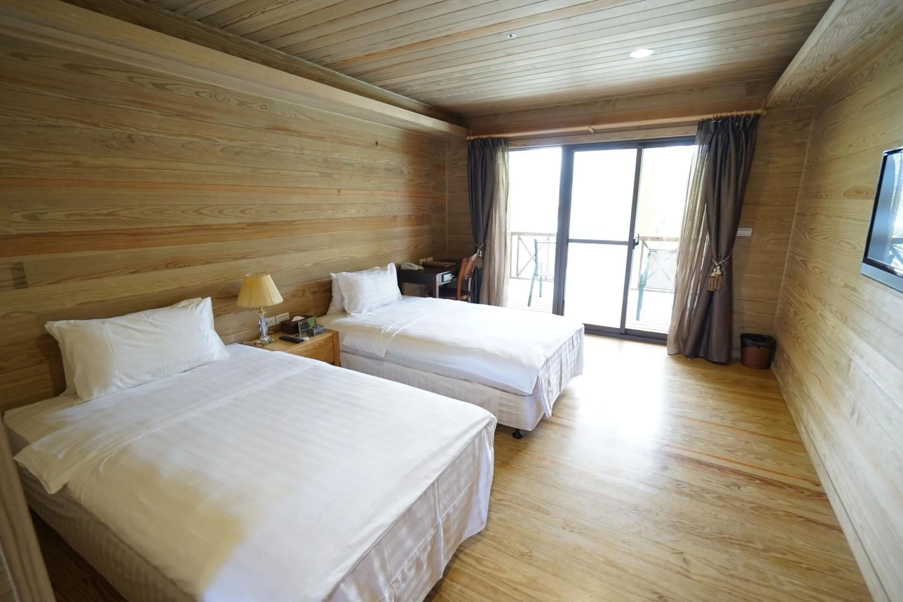 Photo of the whole room, Bed in Island Paradise Resort Club