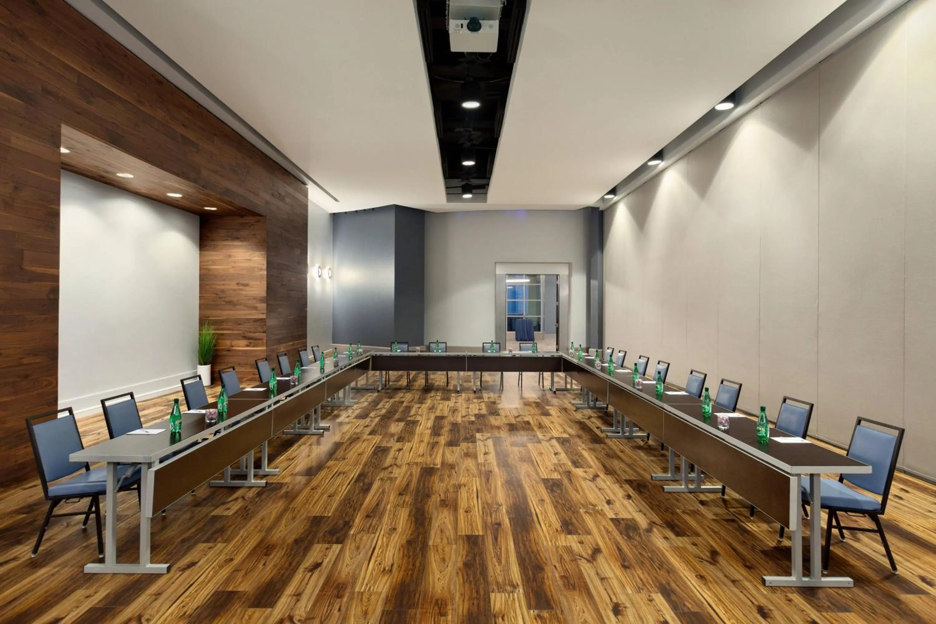 Meeting/conference room in Twelve Midtown, Autograph Collection