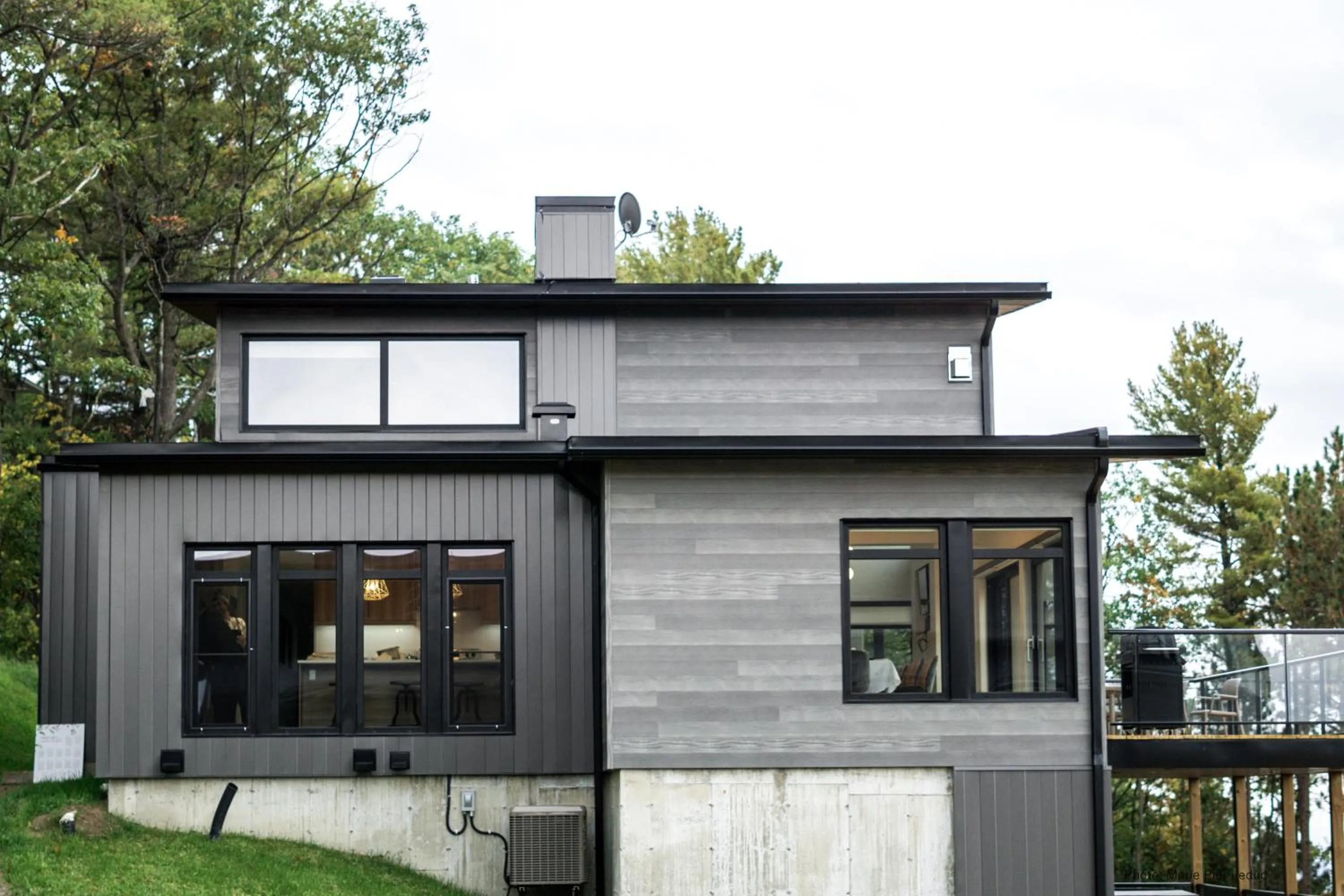 Property building in Auberge de la Montagne Coupée