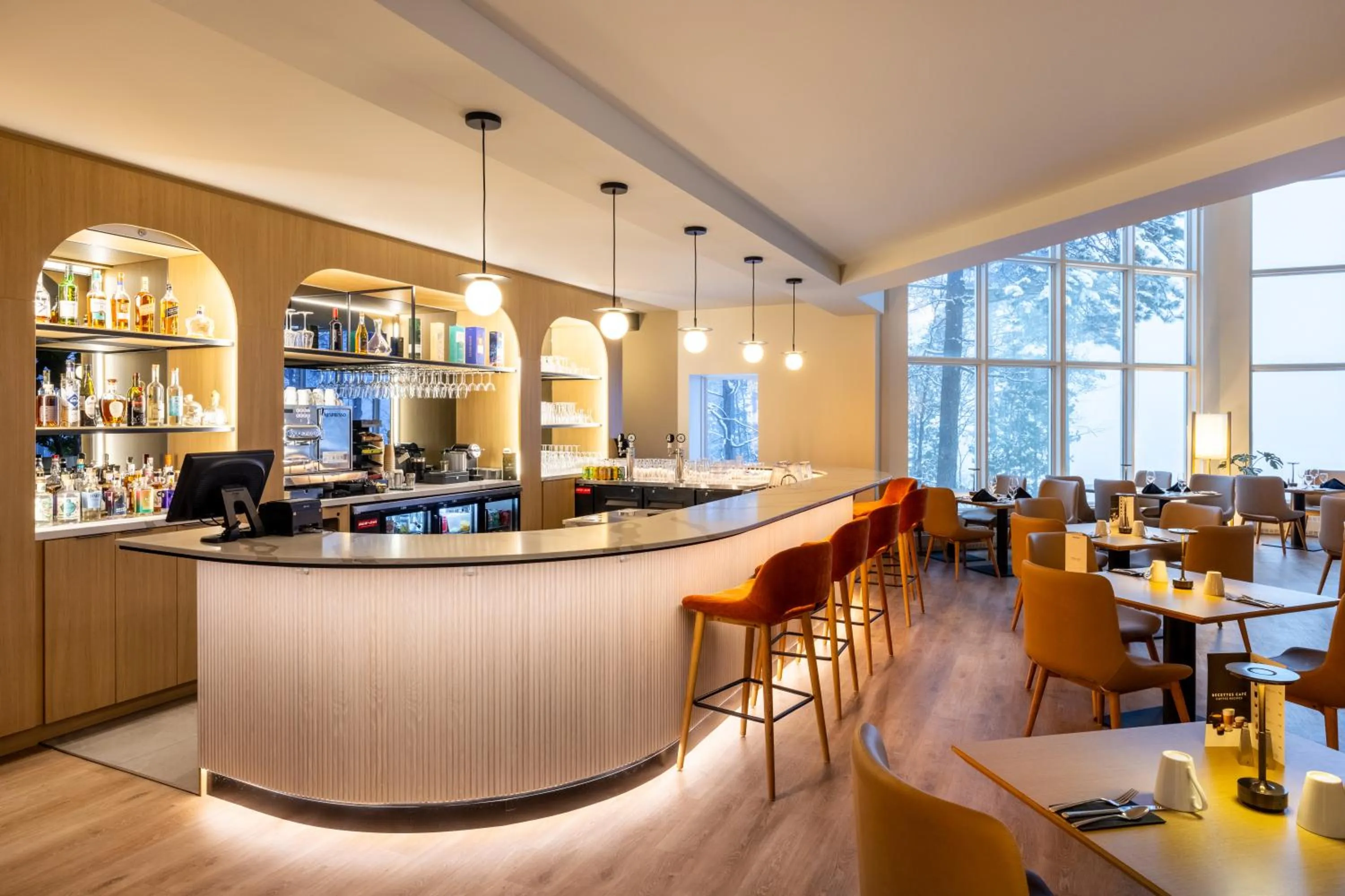 Restaurant/places to eat in Auberge de la Montagne Coupée