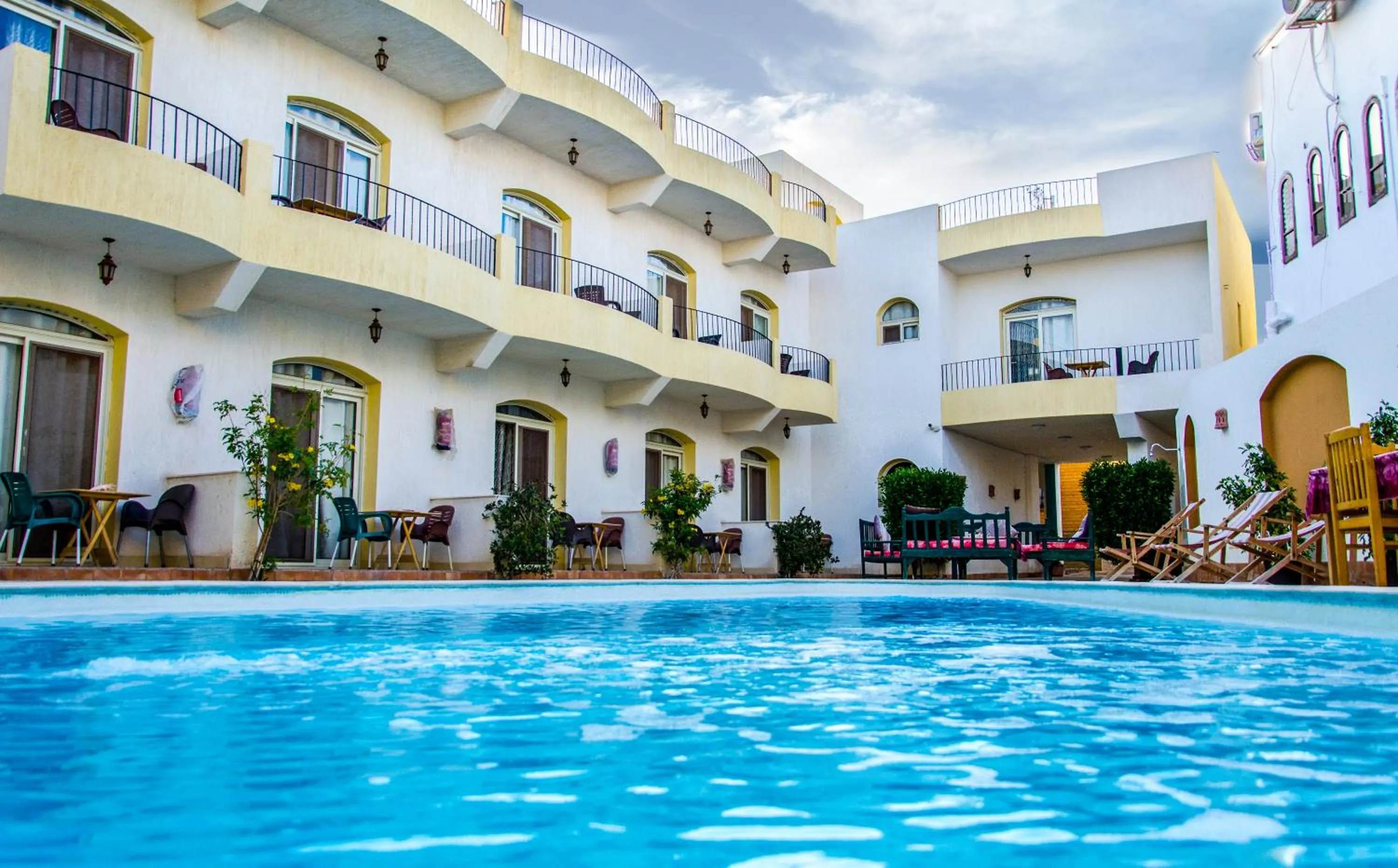 Swimming pool in New Yalla Hotel