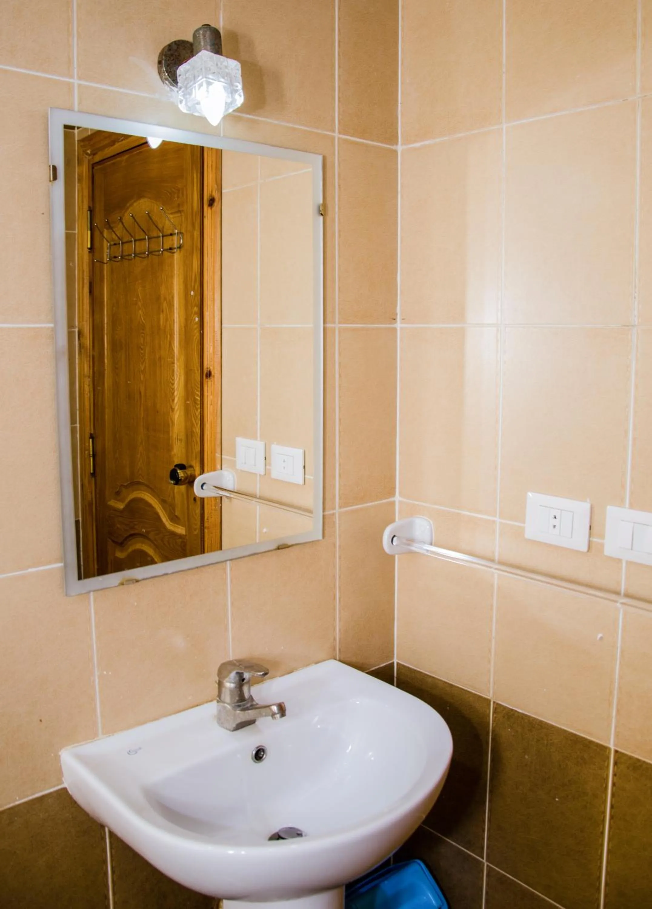 Shower in New Yalla Hotel