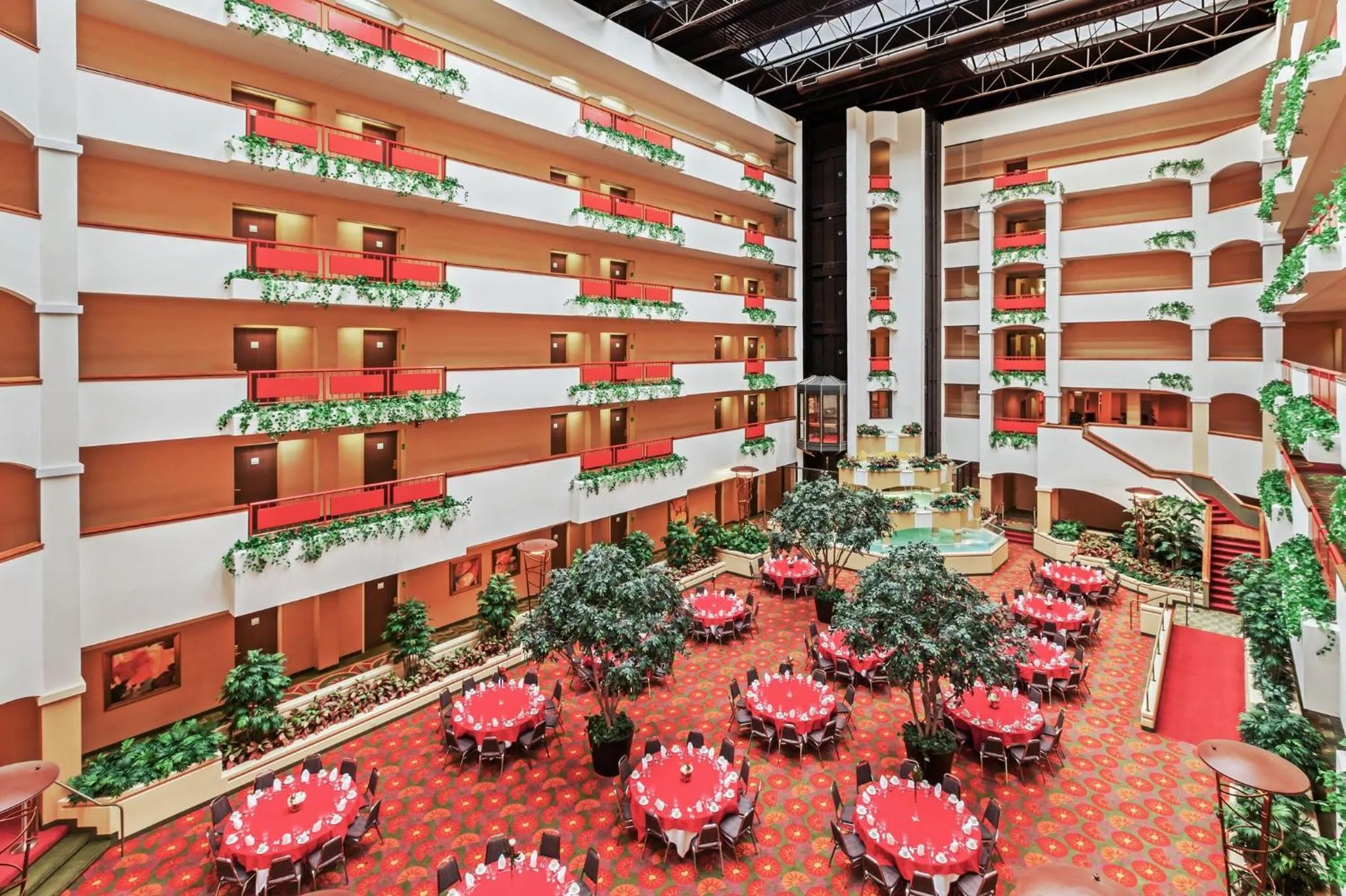 Meeting/conference room in Holiday Inn & Suites Springfield - I-44 by IHG