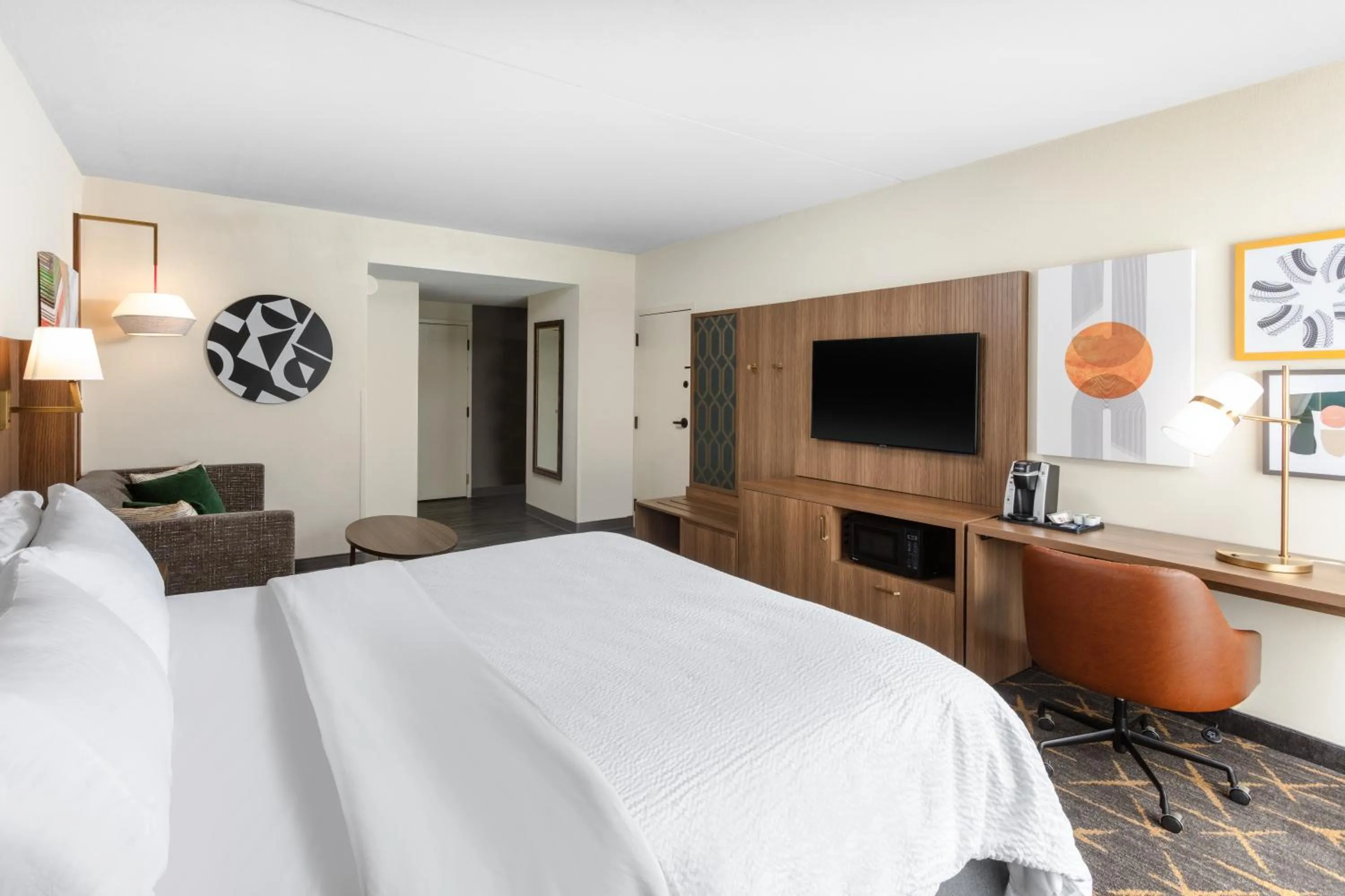 Bedroom, Bed in Holiday Inn & Suites Springfield - I-44 by IHG