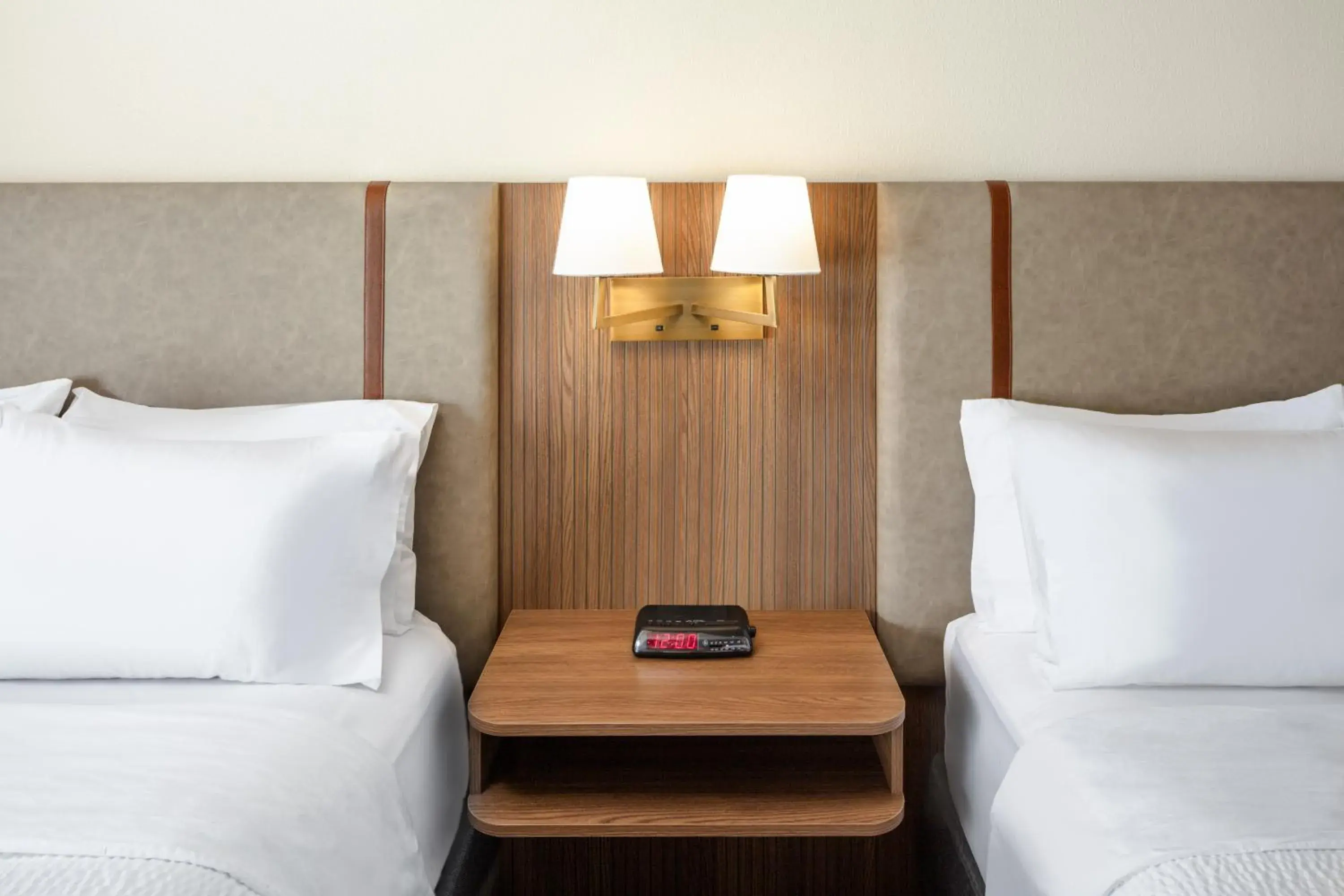 Standard Room in Holiday Inn & Suites Springfield-I-44 by IHG Standard Room in Holiday Inn & Suites Springfield-I-44 by IHG