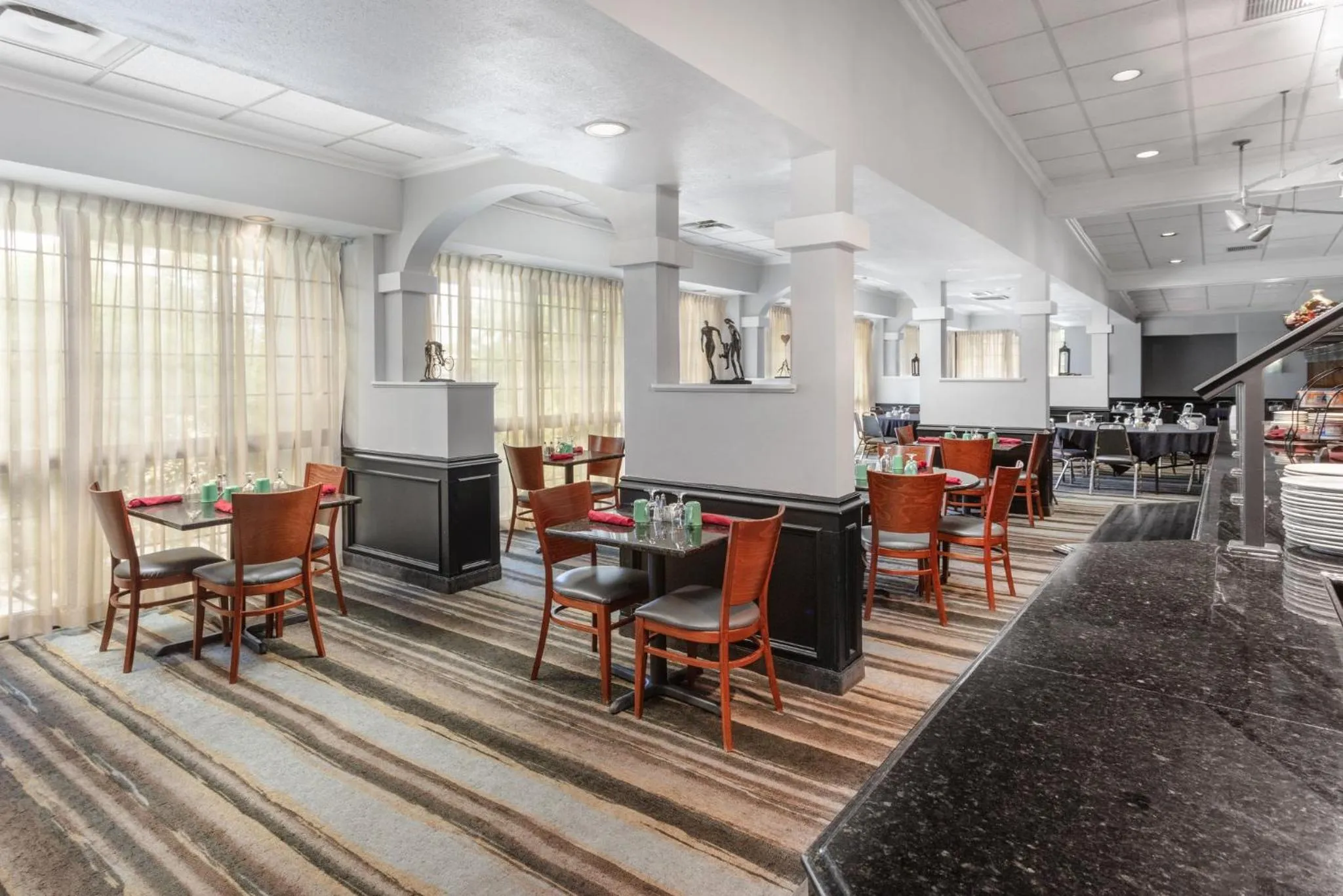 Restaurant/places to eat in Holiday Inn & Suites Springfield - I-44 by IHG