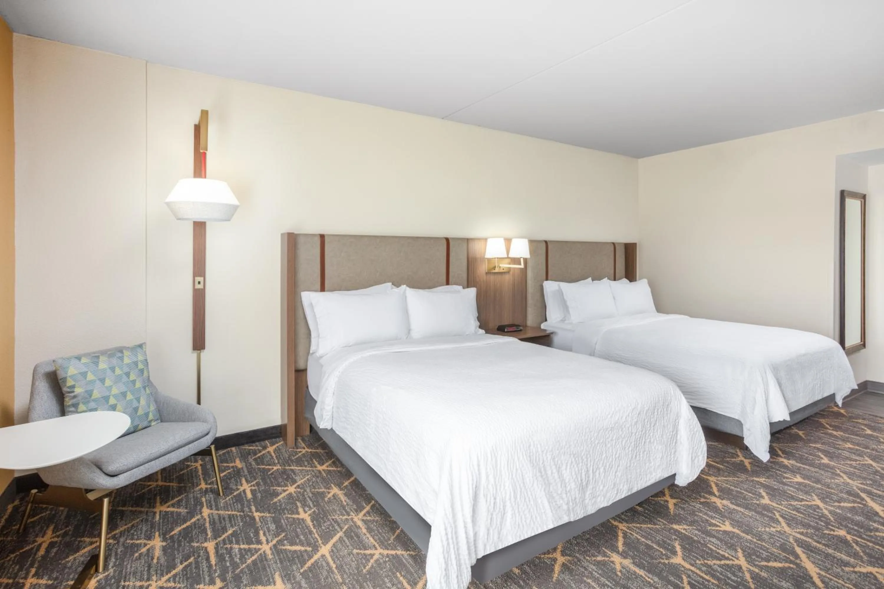 Bedroom, Bed in Holiday Inn & Suites Springfield - I-44 by IHG