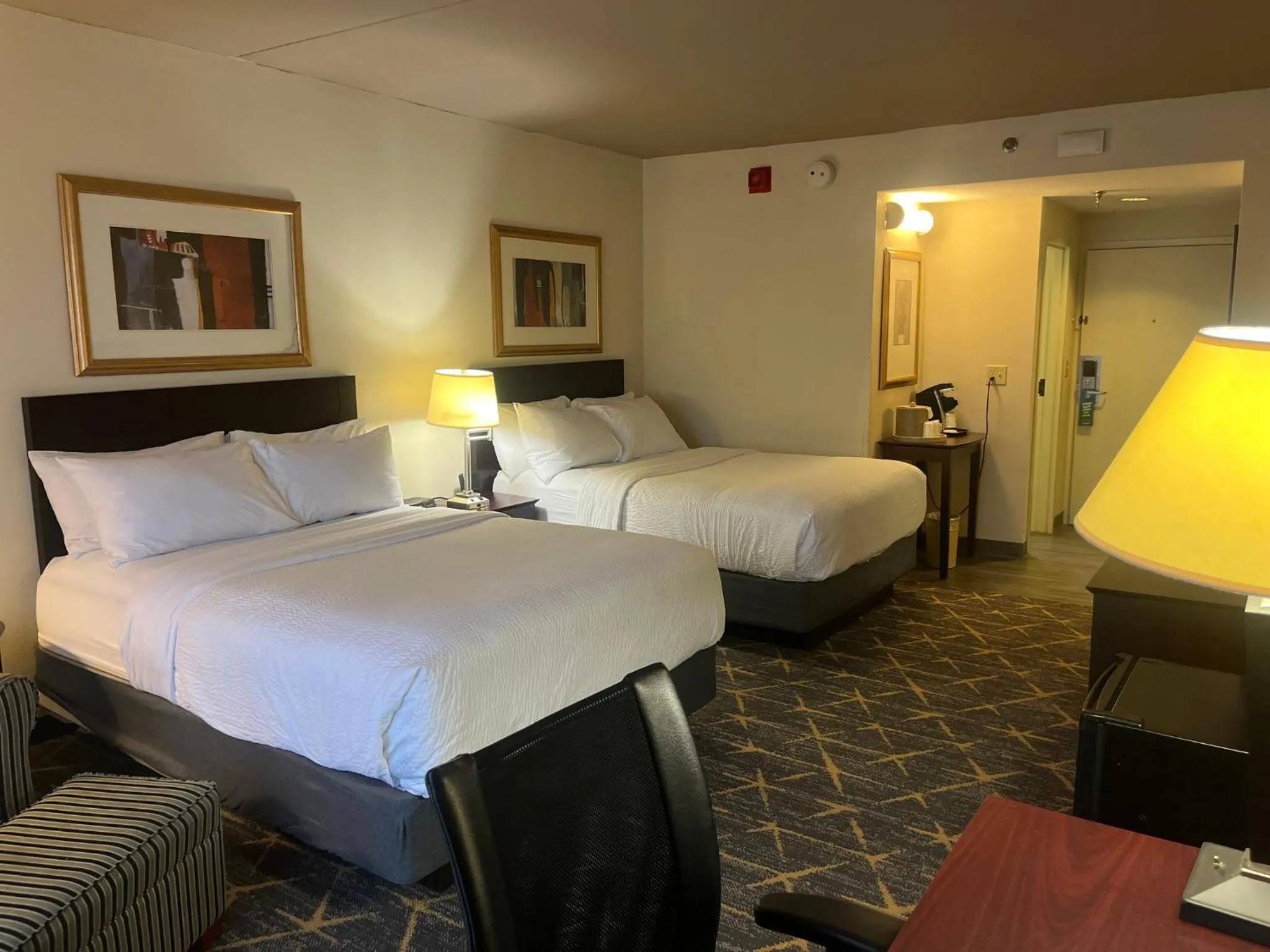 Photo of the whole room, Bed in Holiday Inn & Suites Springfield - I-44 by IHG