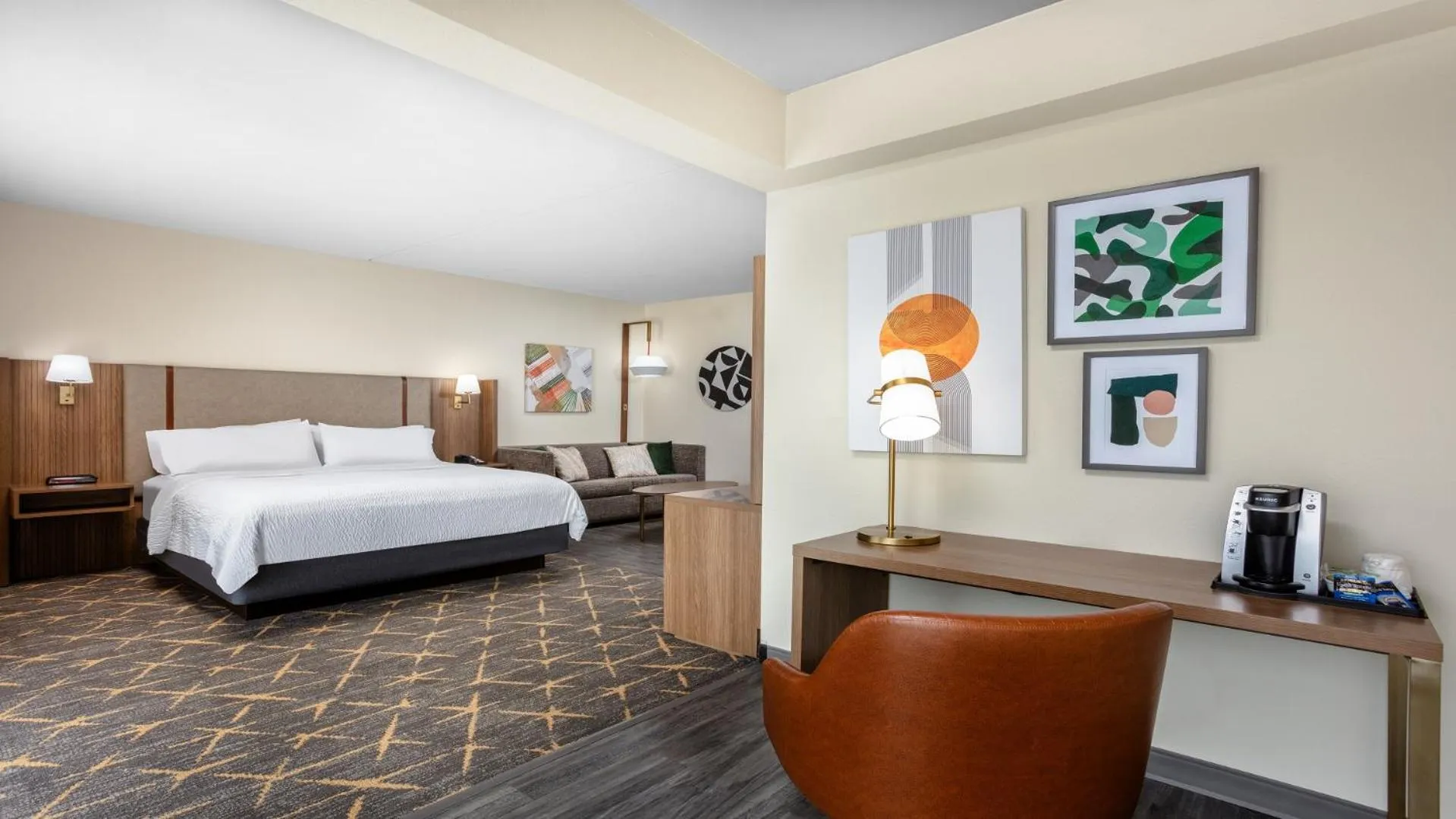 Bedroom, Bed in Holiday Inn & Suites Springfield - I-44 by IHG