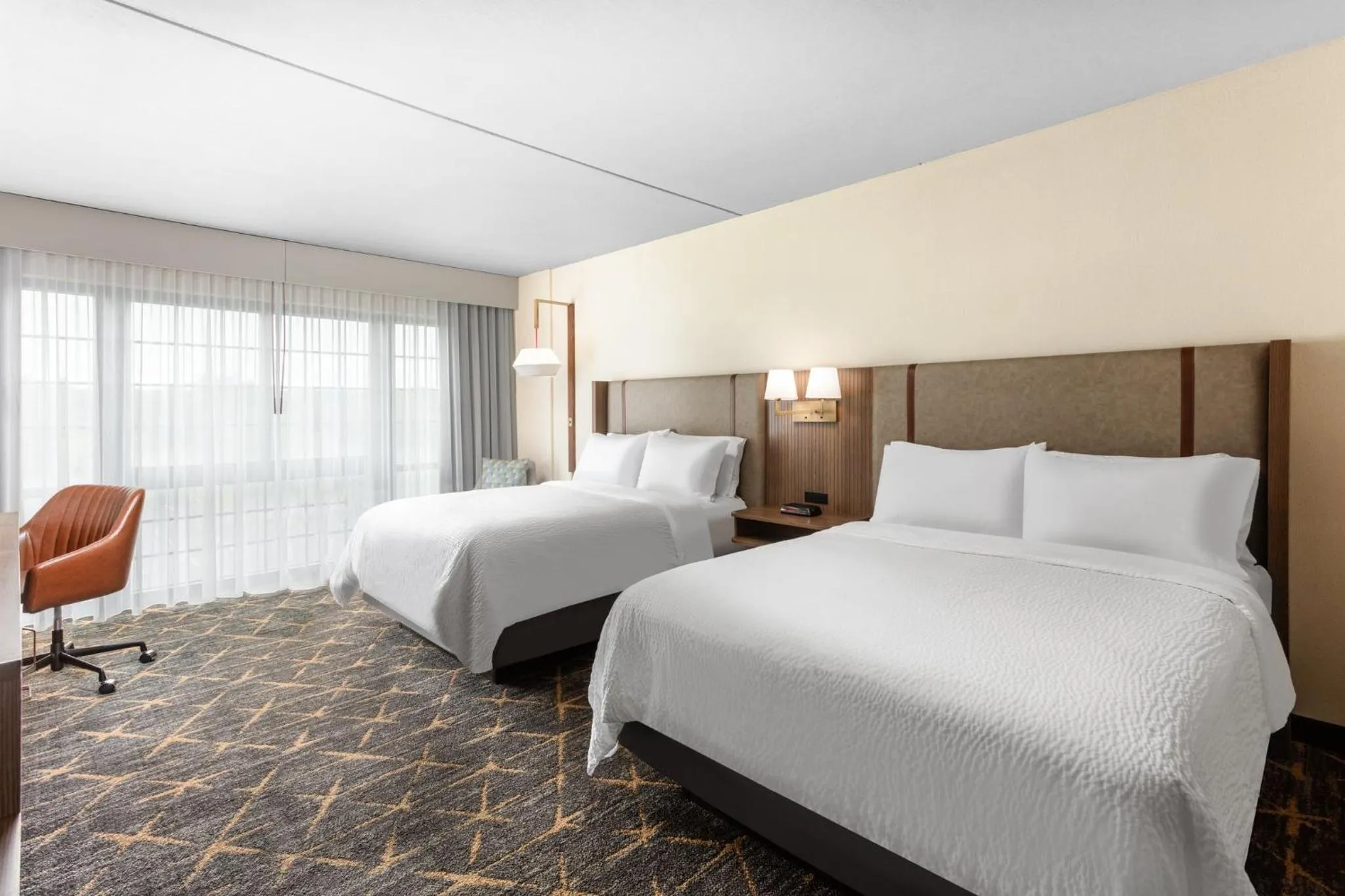 Photo of the whole room, Bed in Holiday Inn & Suites Springfield - I-44 by IHG
