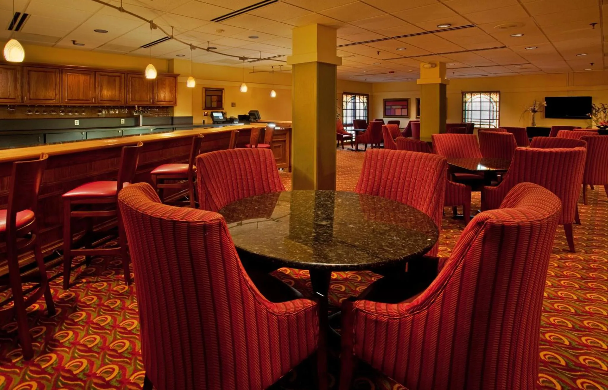 Lounge or bar in Holiday Inn & Suites Springfield - I-44 by IHG