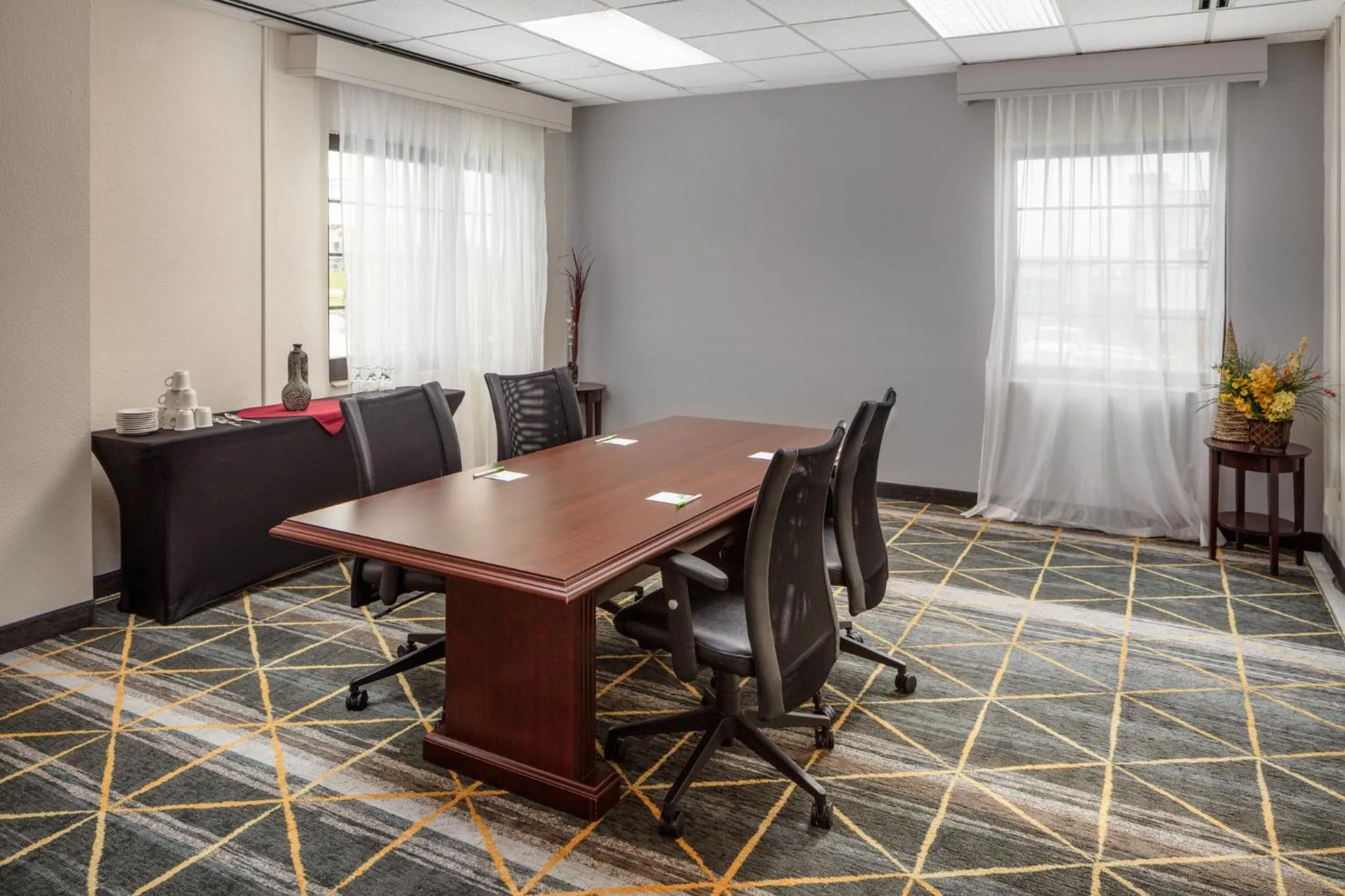 Meeting/conference room in Holiday Inn & Suites Springfield - I-44 by IHG