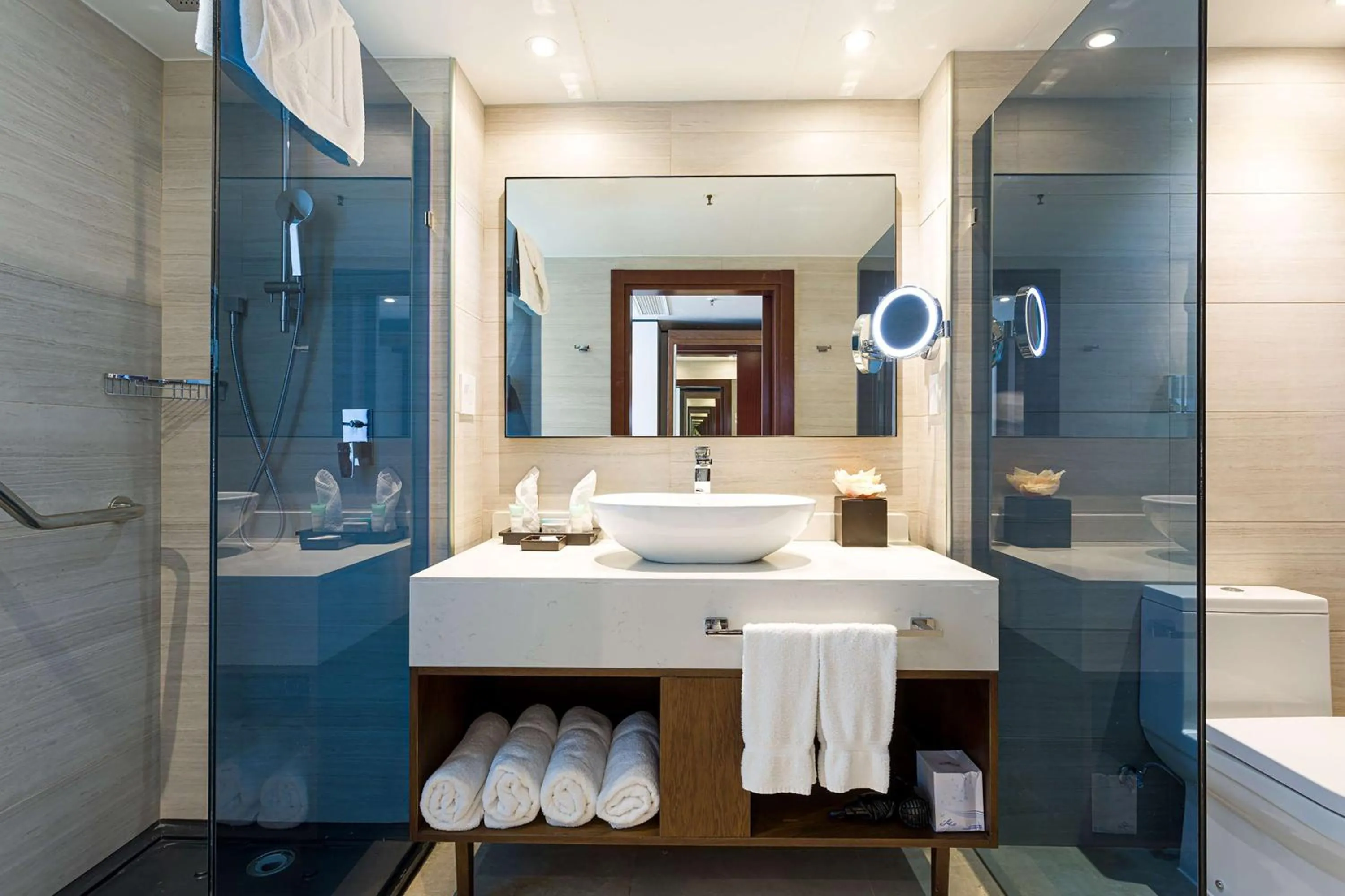 Bathroom in Sonesta Maho Beach All Inclusive Resort Casino & Spa