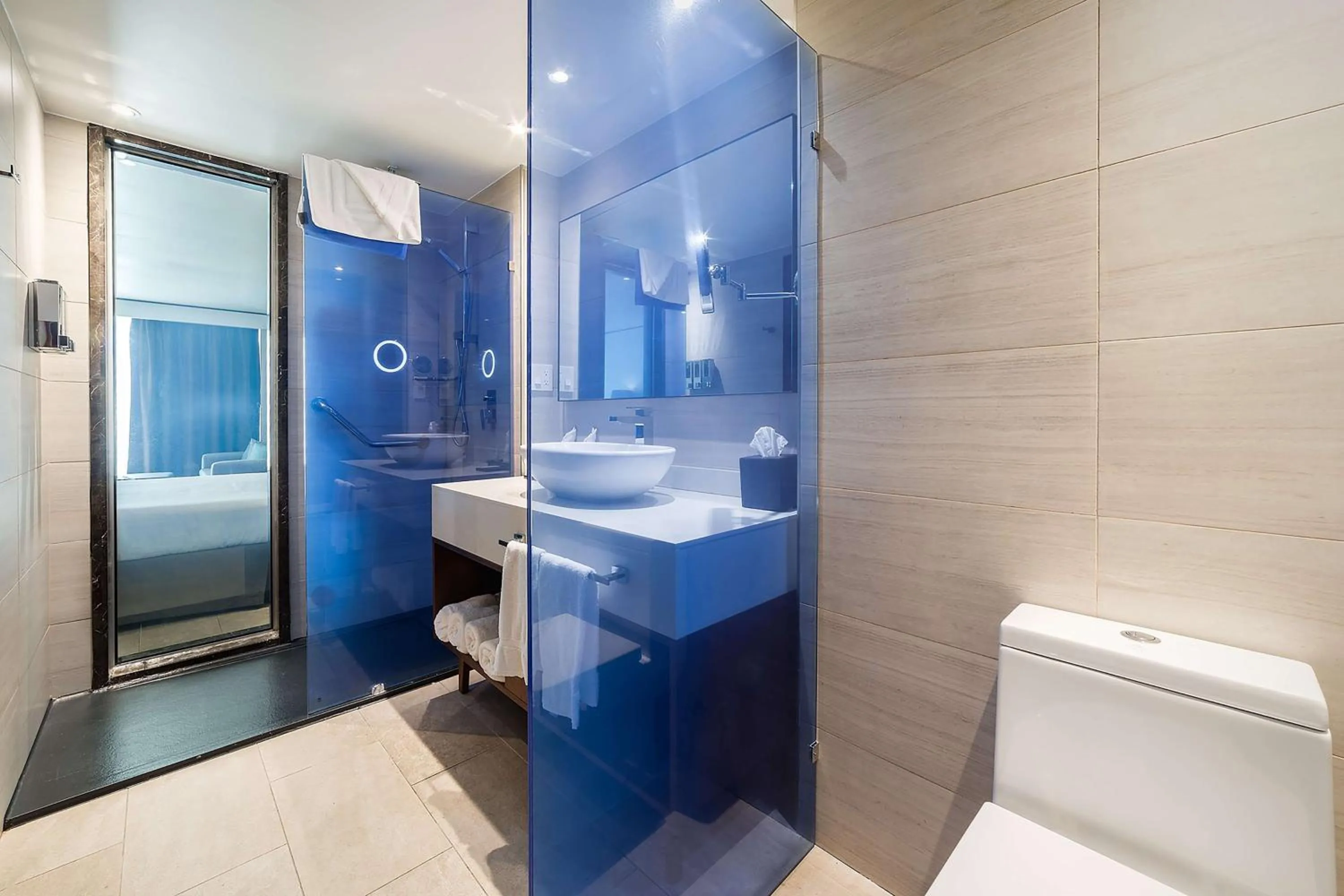 Bathroom in Sonesta Maho Beach All Inclusive Resort Casino & Spa