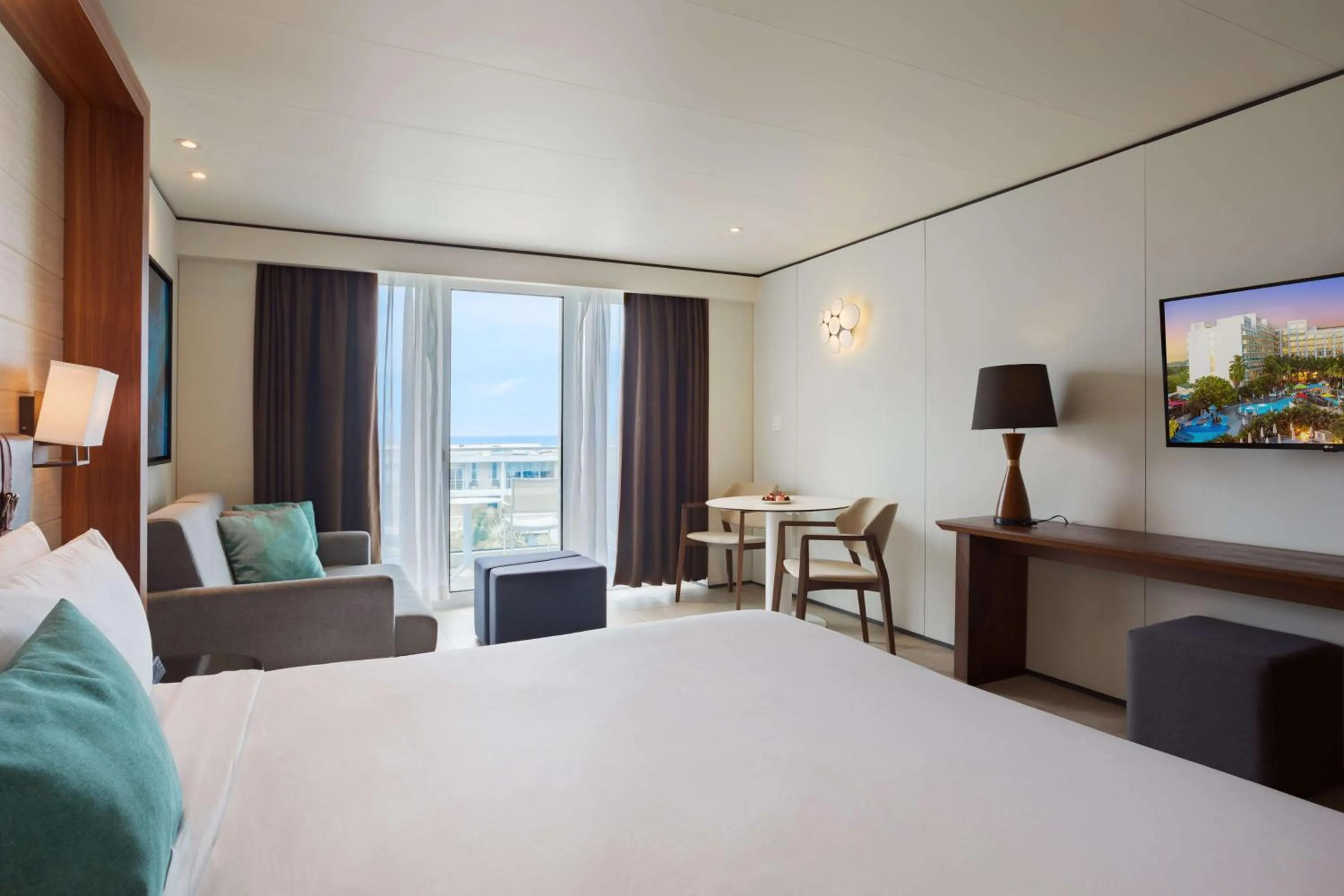 Bedroom, Bed in Sonesta Maho Beach All Inclusive Resort Casino & Spa