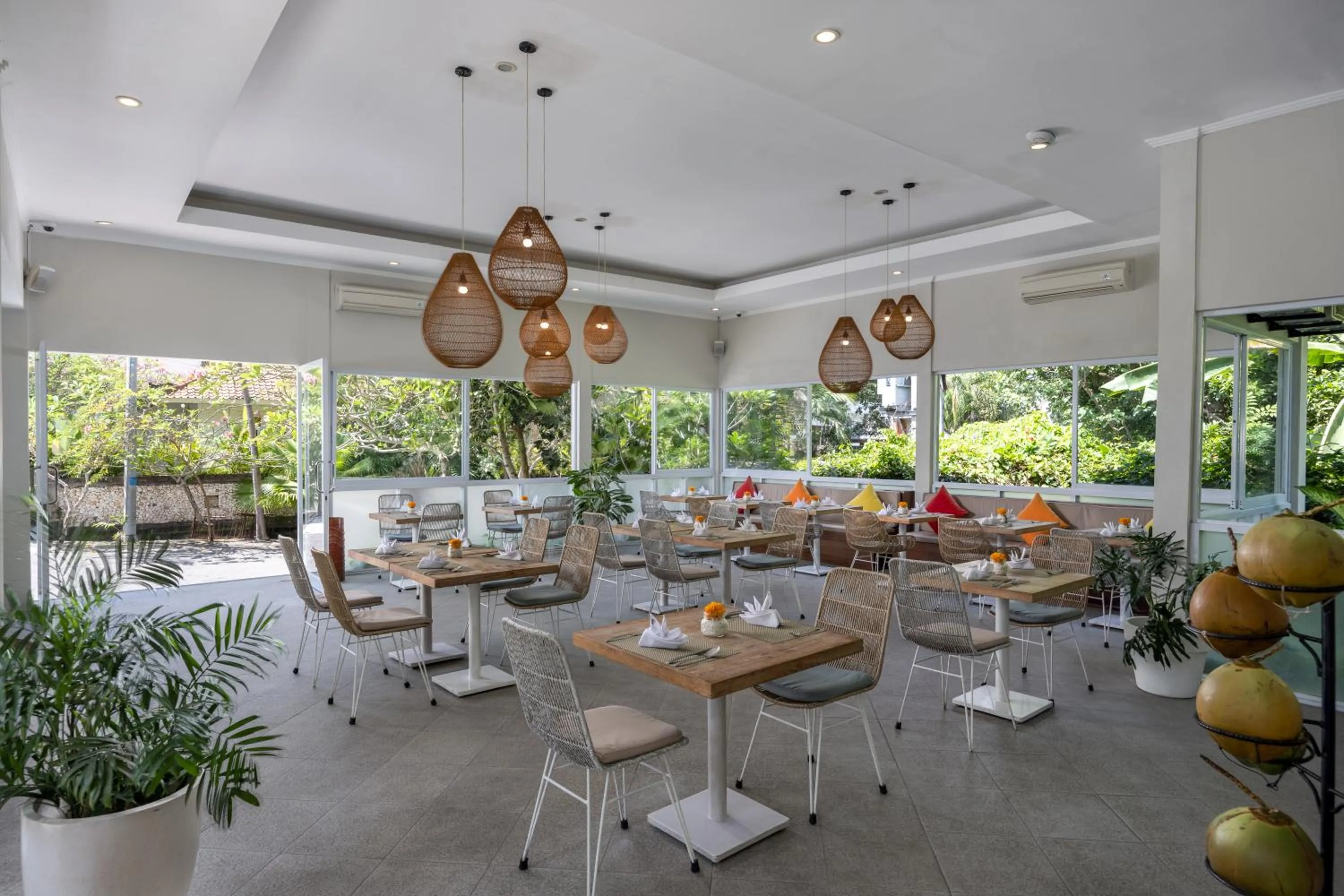 Restaurant/places to eat in Tapa Tepi Kali Canggu