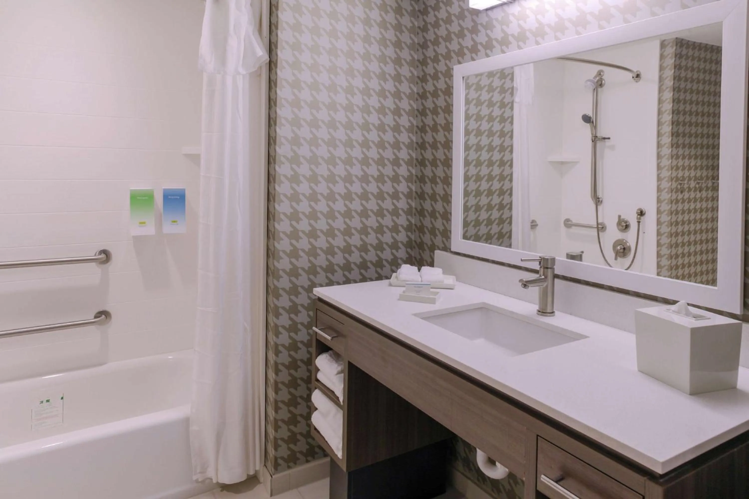 Bathroom in Home2 Suites By Hilton Louisville Airport Expo Center