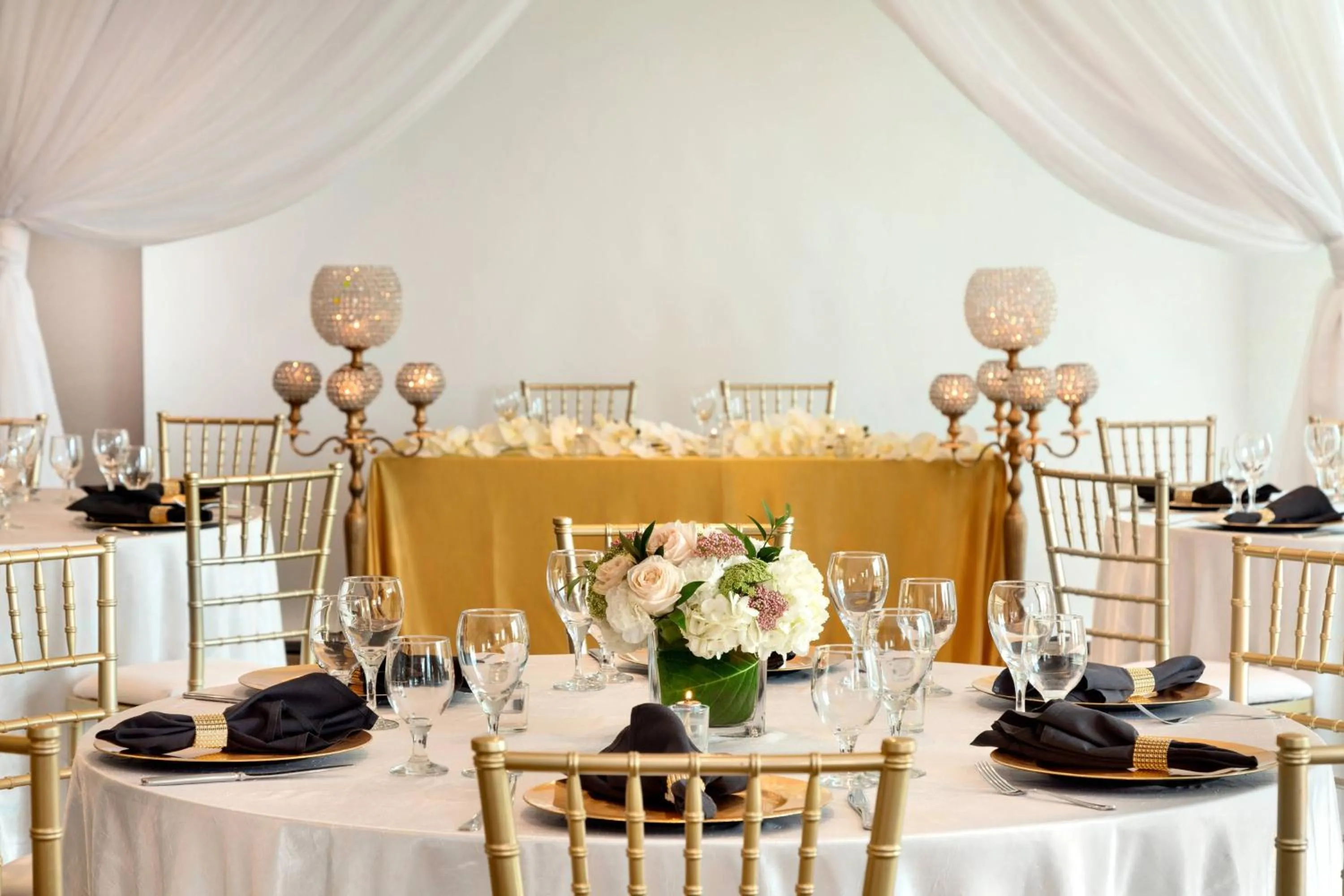 Lobby or reception in Twelve Downtown, Autograph Collection